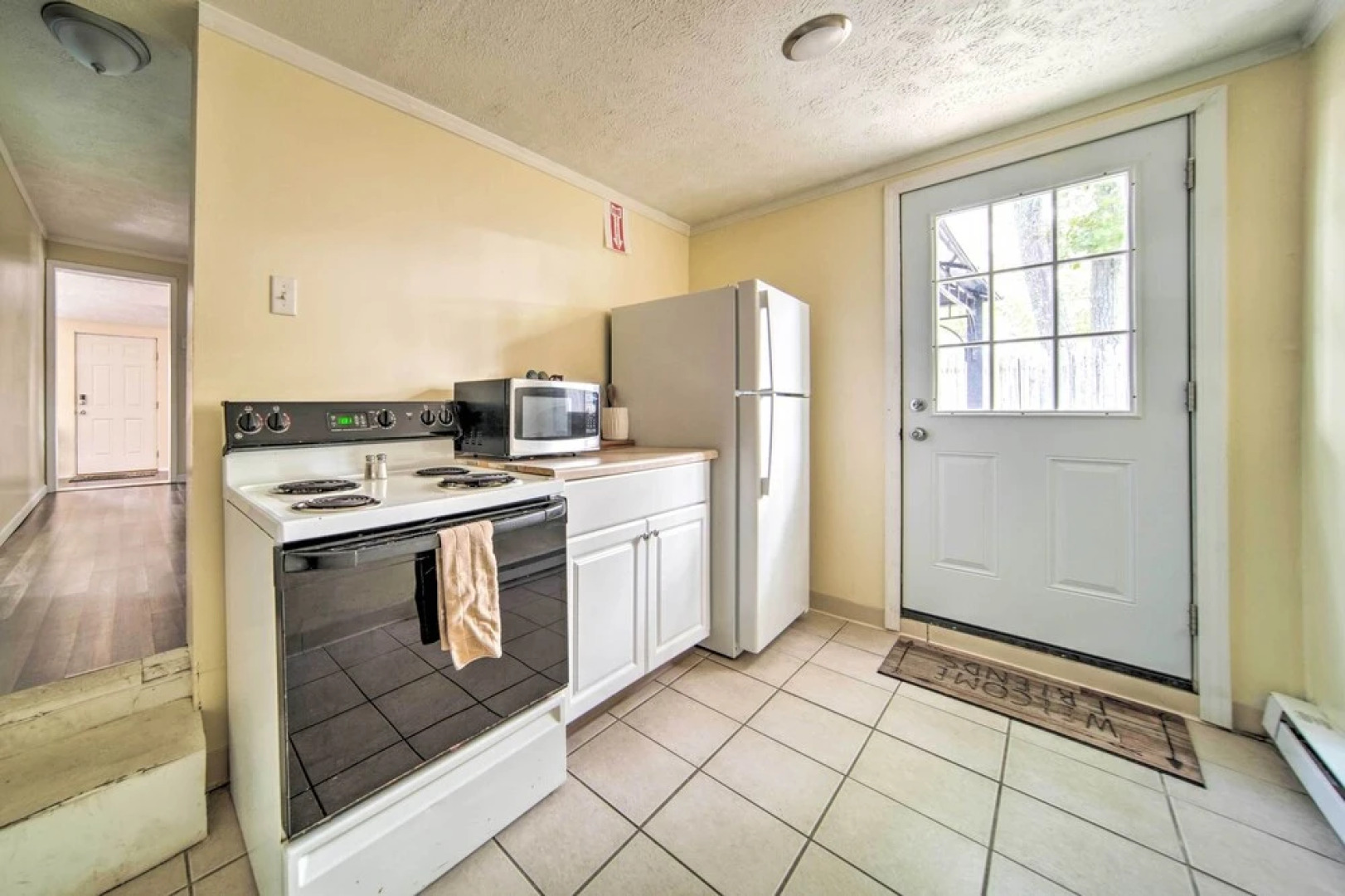 Geneva-on-the-lake Cottage w/ Patio: Walk to Shore