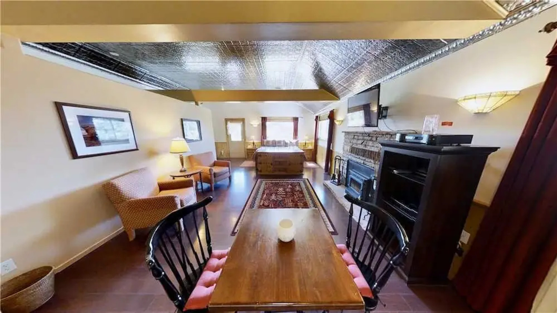 Pack Creek Lodge Suite by RedAwning