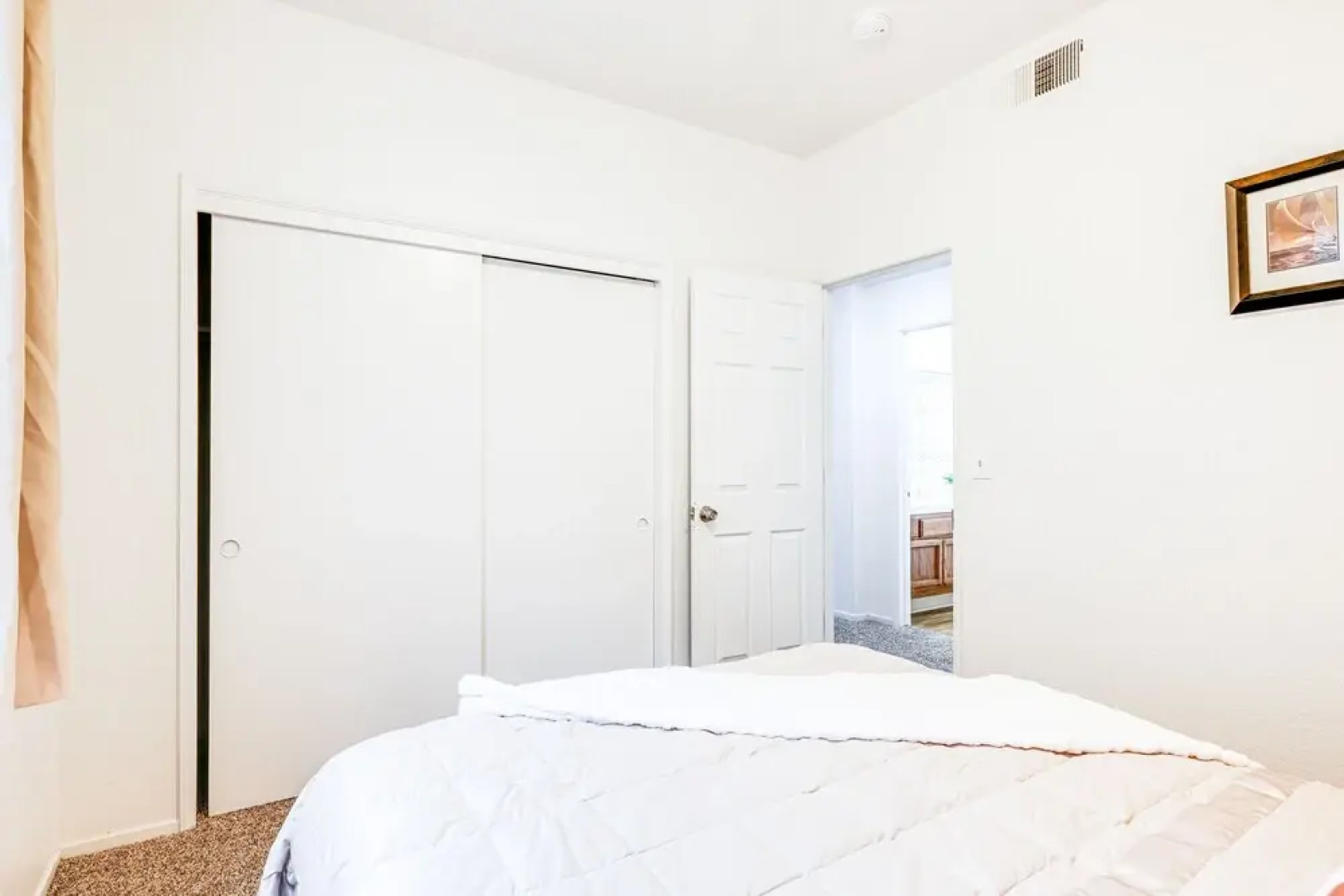 Spacious Los Banos Home w/ Patio - Dogs Welcome!