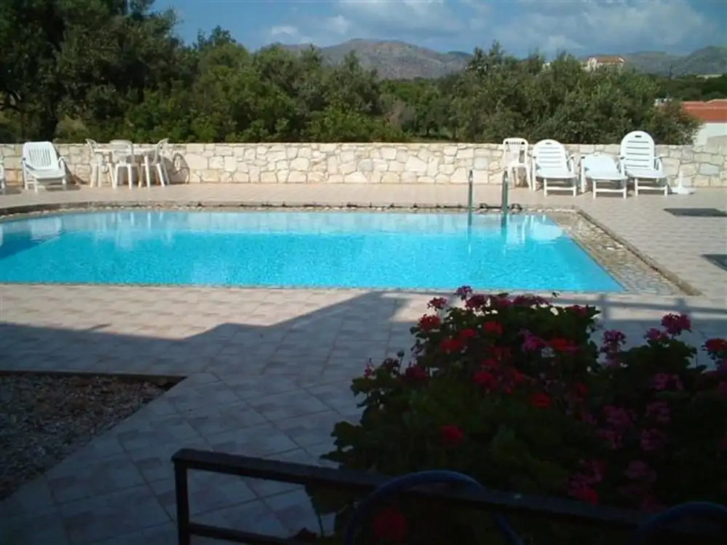 Akrotiri View Villas