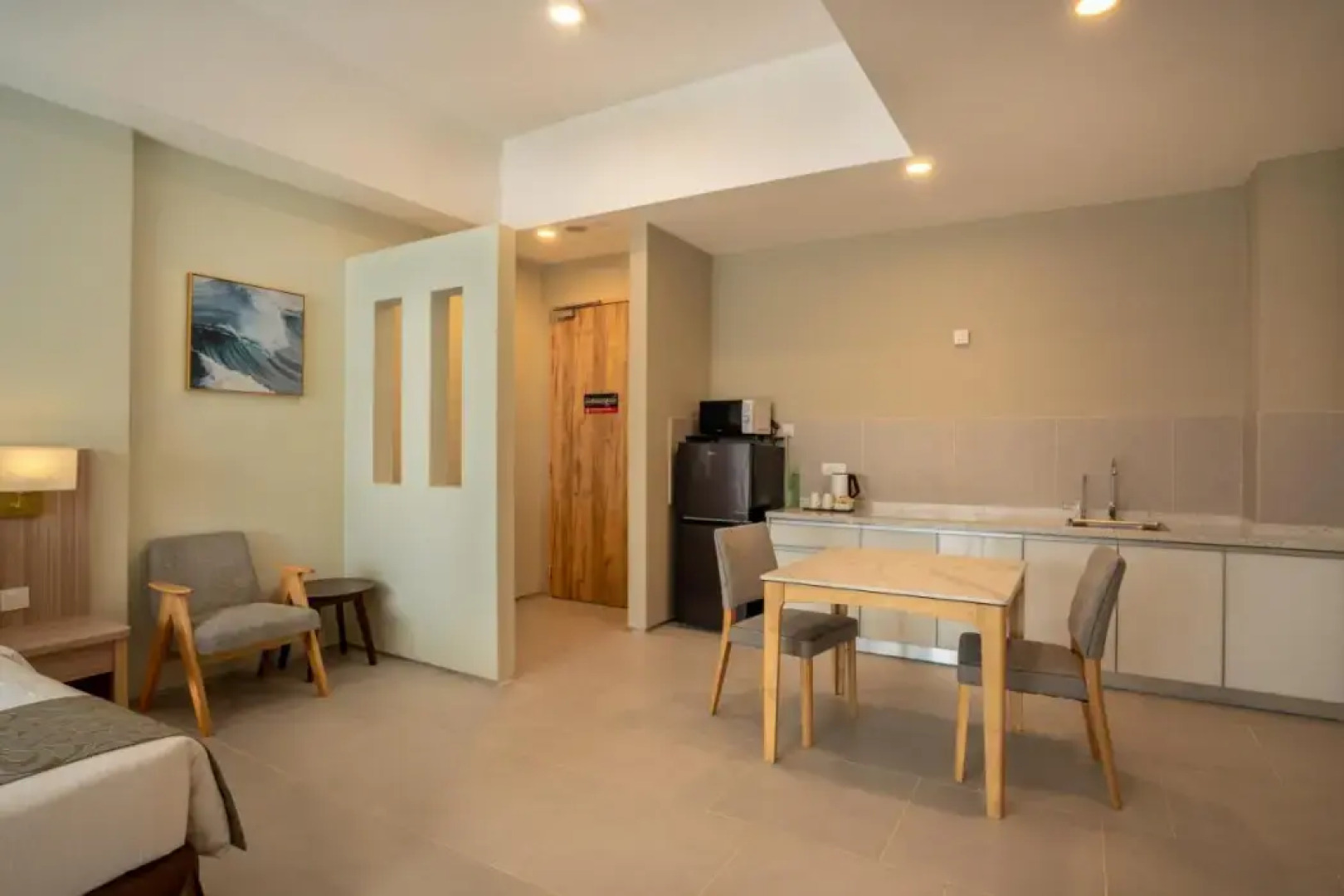 Zenith Suites Cameron