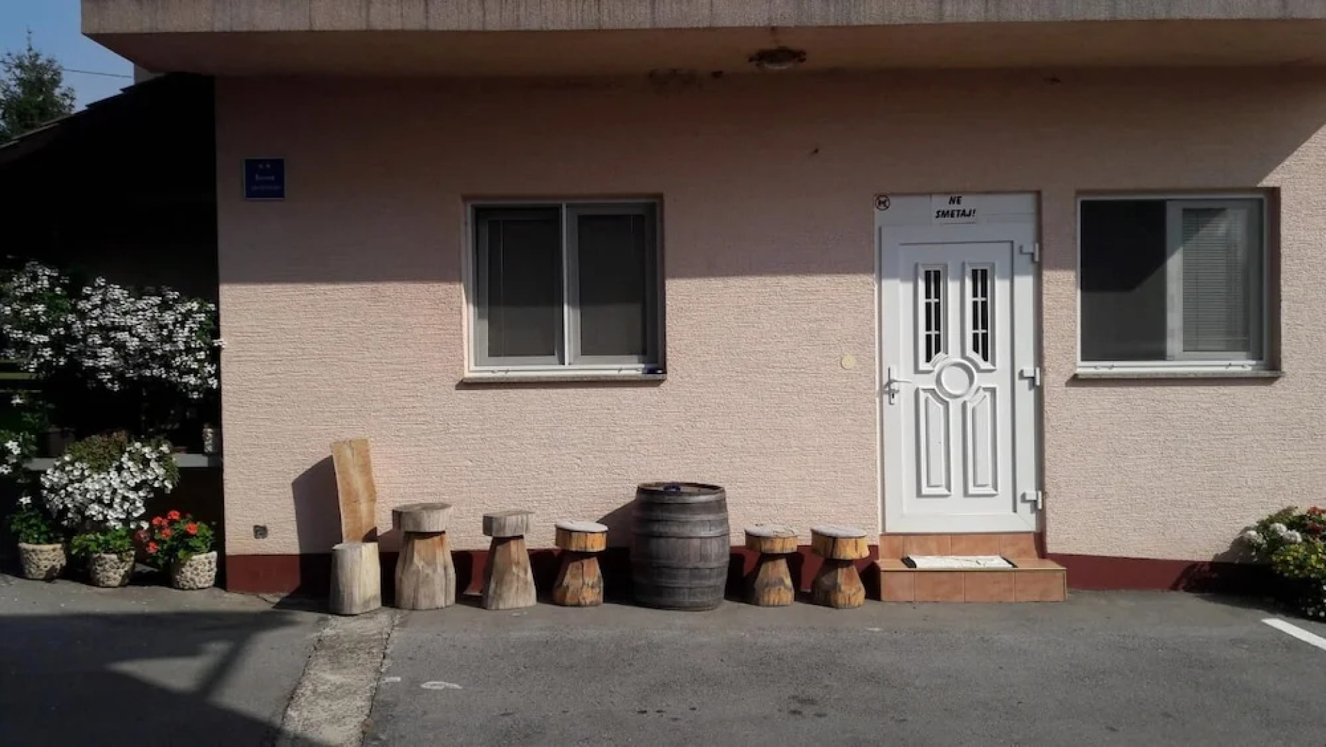 Apartments and Rooms Pavek