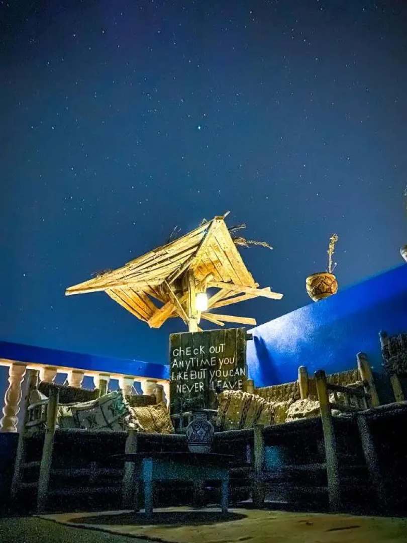 The Lunar Surf House