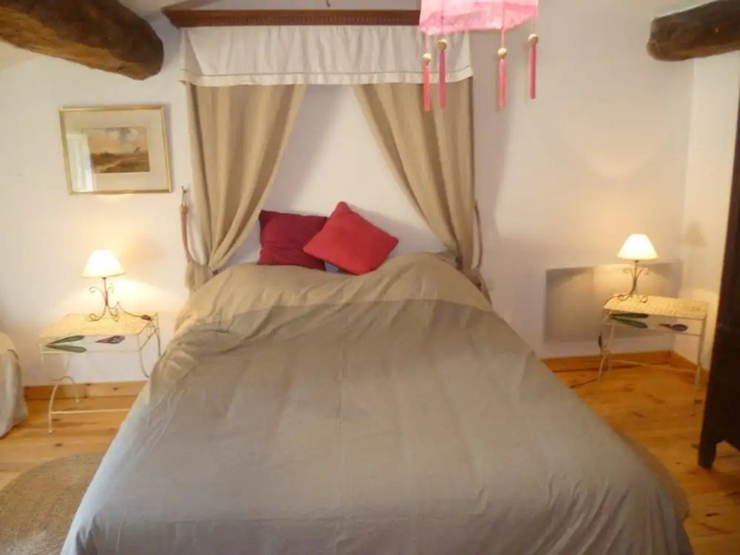 Characteristic Appartement With Swimming Pool, Completely Renovated