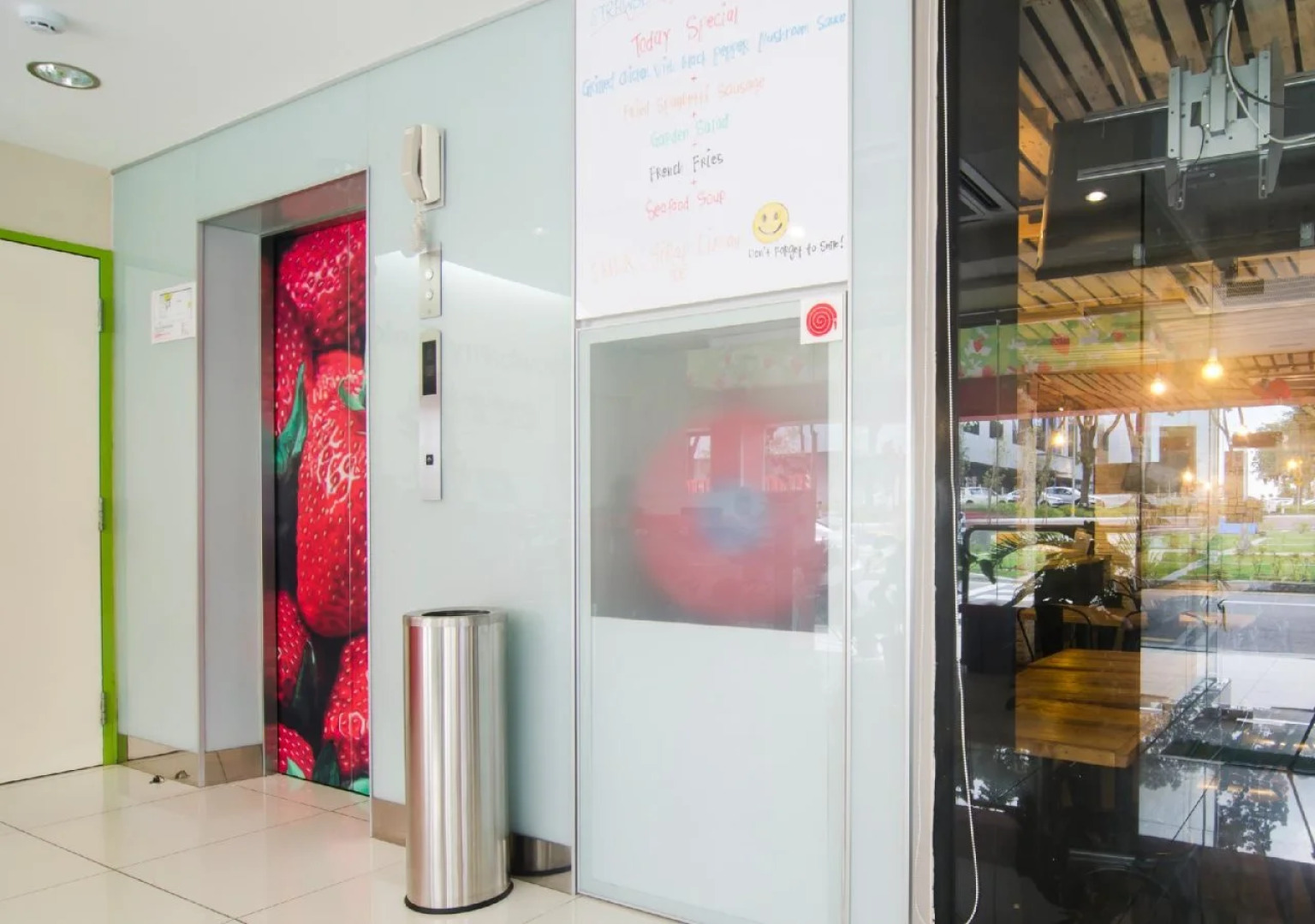 Hotel Strawberry Fields