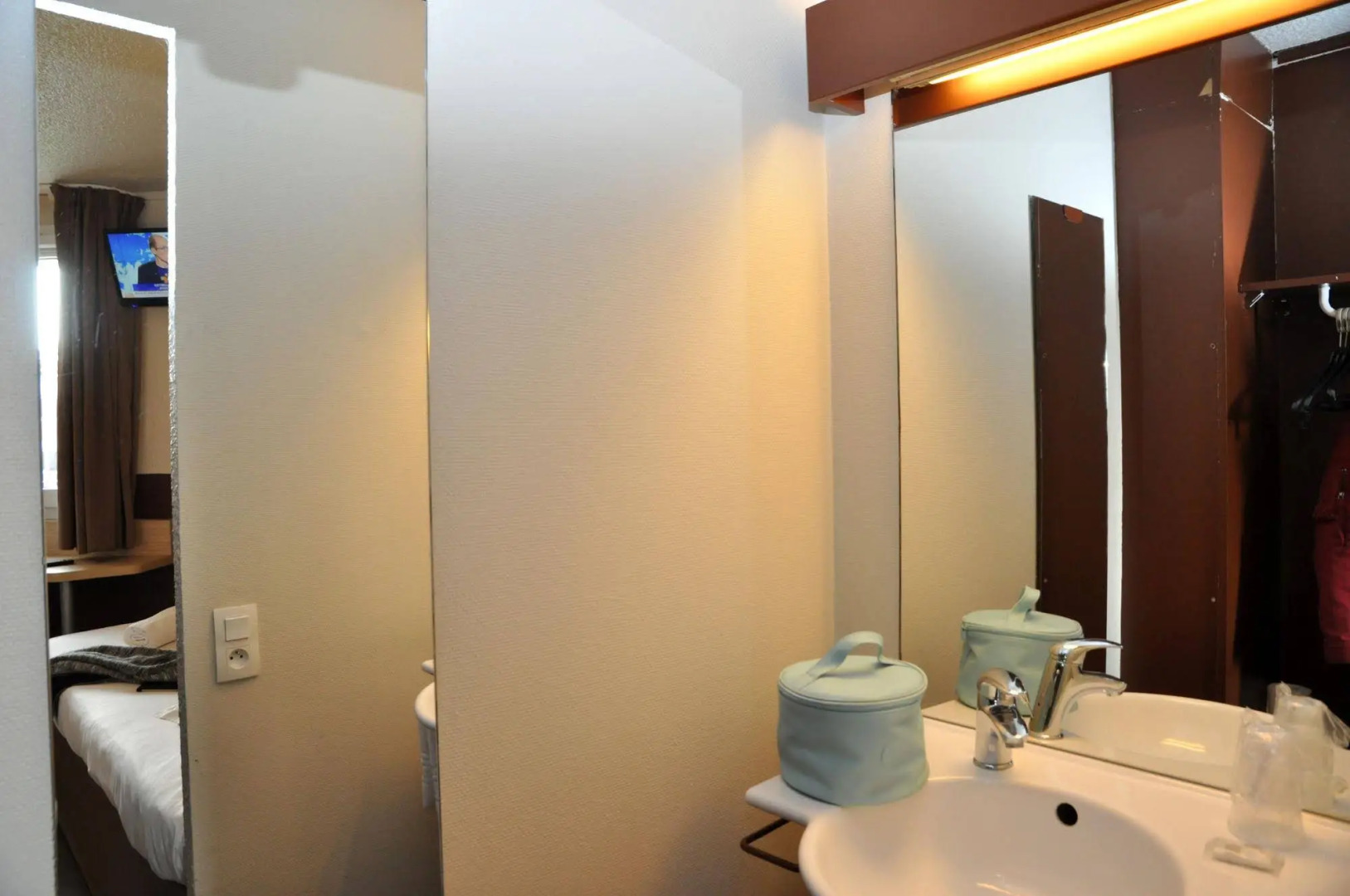 Brit Hotel Caen Mondeville