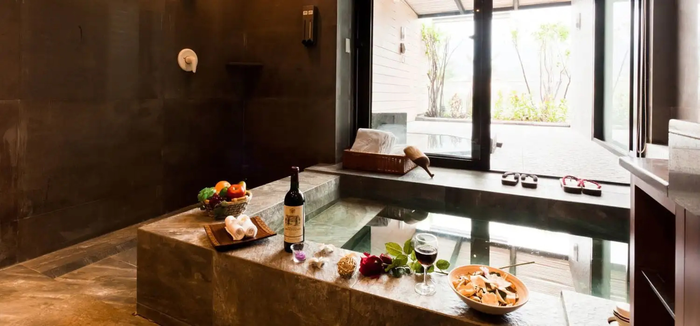 The Loft Seaside Suites