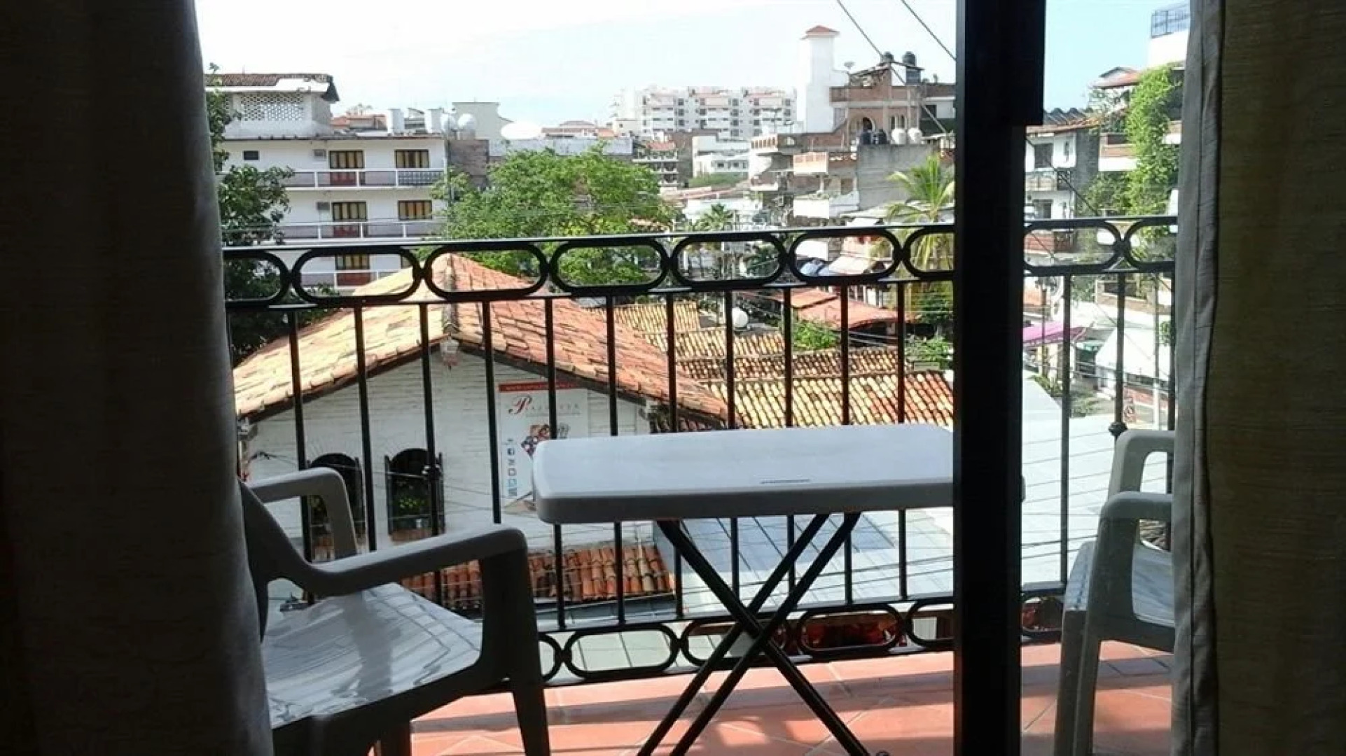 Carolina del Mar Beach Suites