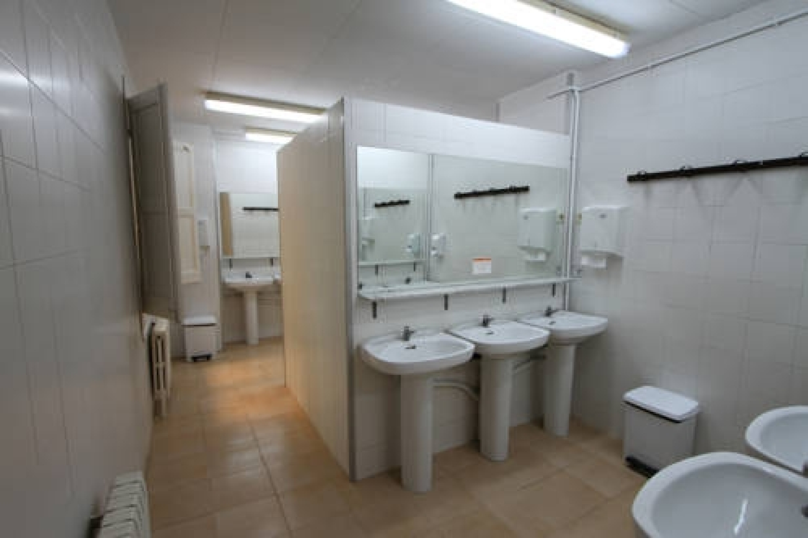 Alberg Roques Blanques