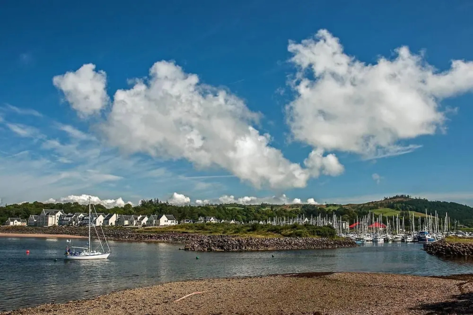 Beautiful 2-bed Apartment in Inverkip Great Garden