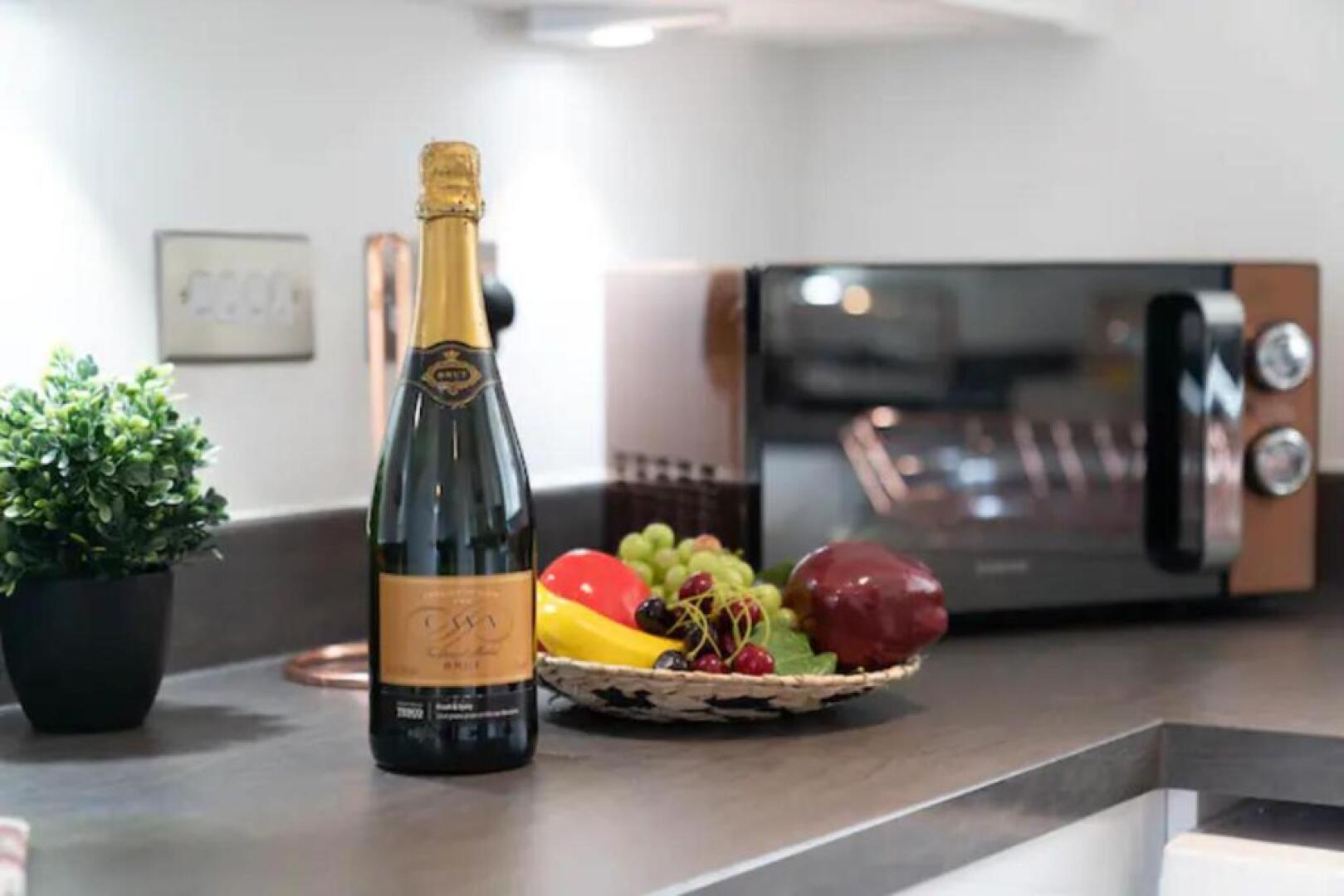 Haus 3 Bedroom House l 6 Guests l Off-street Parking l Garden l TOP RATED l Detatched