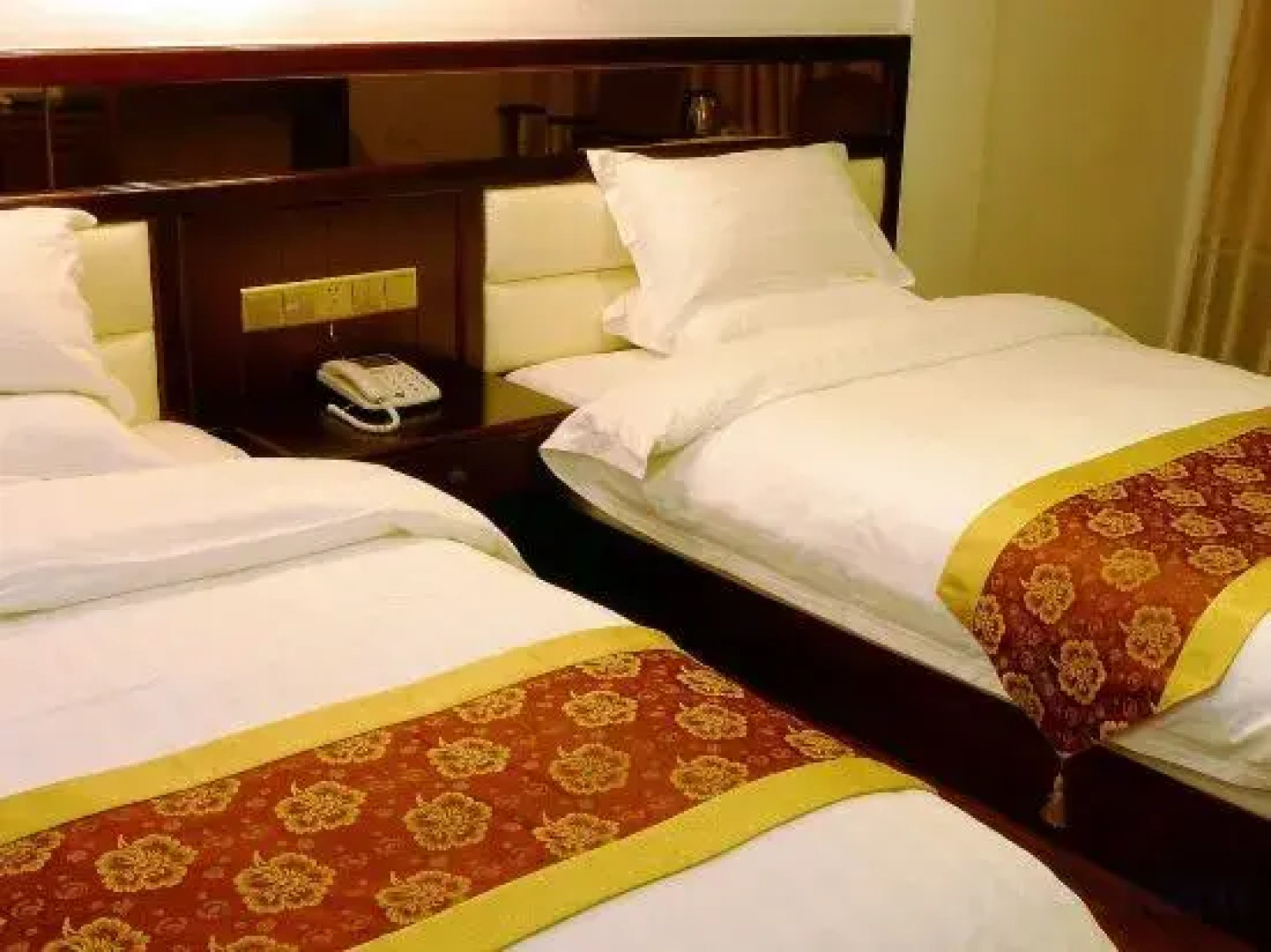 Ding Good Hotel Ruili