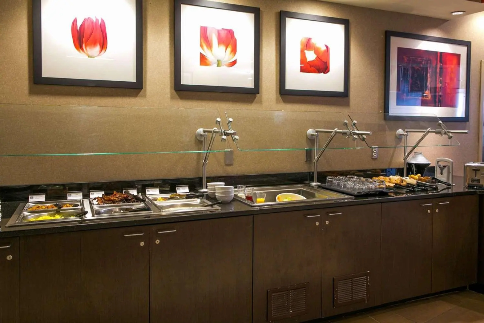 Cambria Suites Indianapolis Airport
