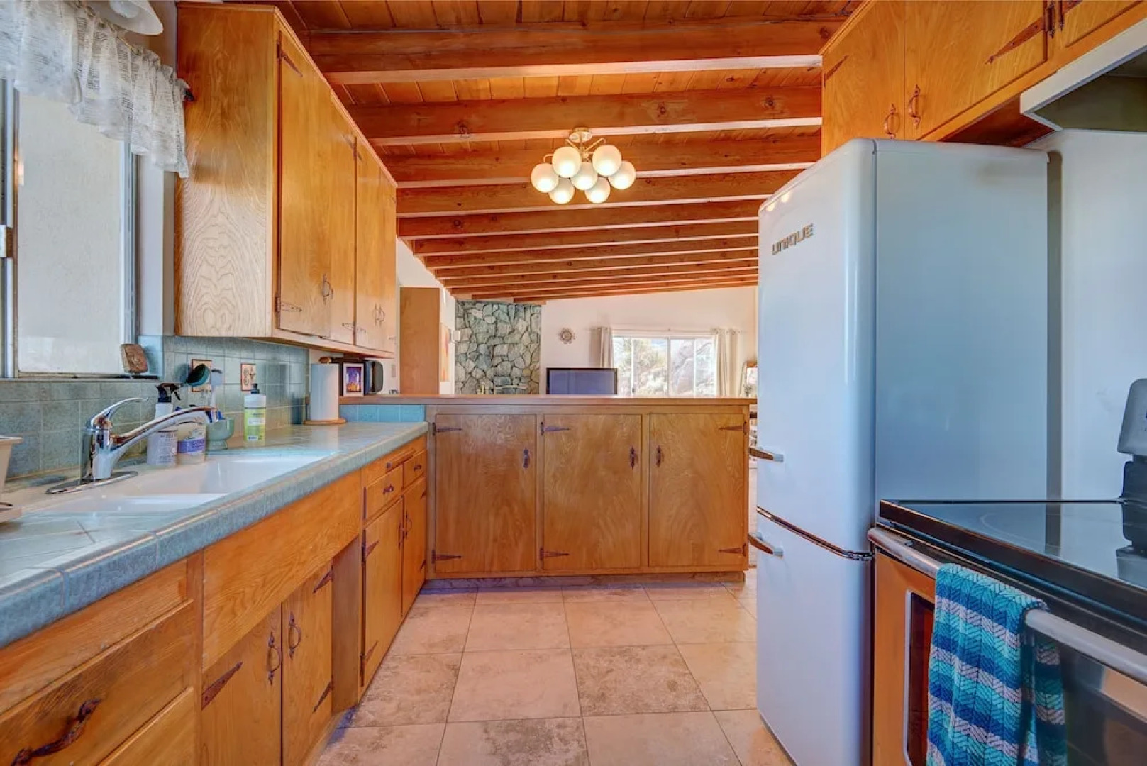 Classic 1960s Cottage on 10 Acres With Jacuzzi!