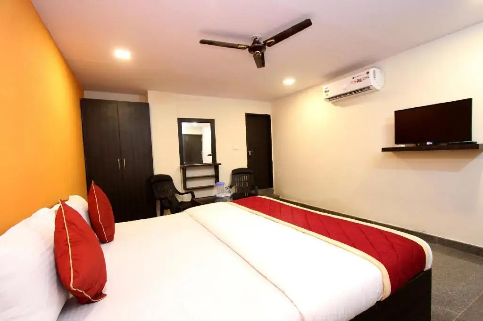 Sai Comforts by OYO Rooms