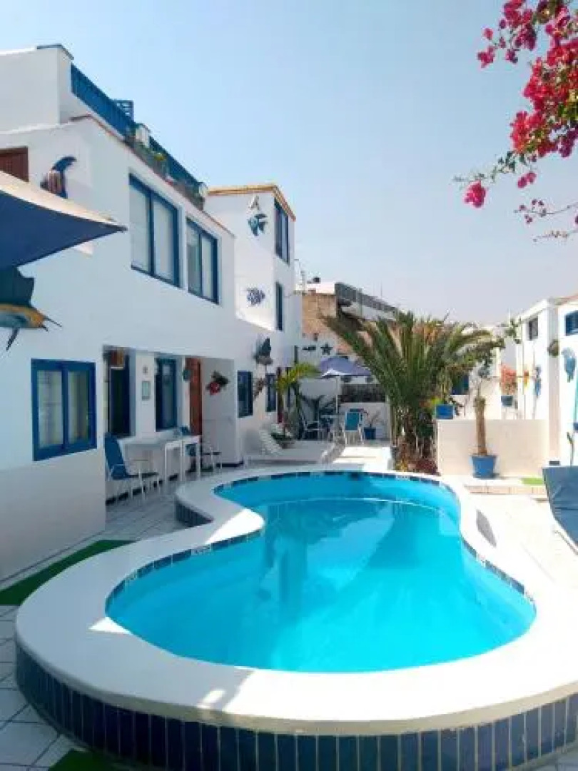 Hostal Los Delfines San Bartolo