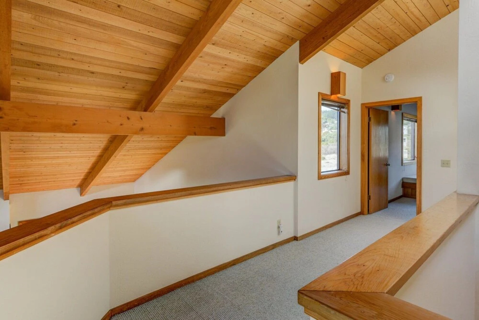 Take in the Pacific Fantasea w/ Hot Tub!