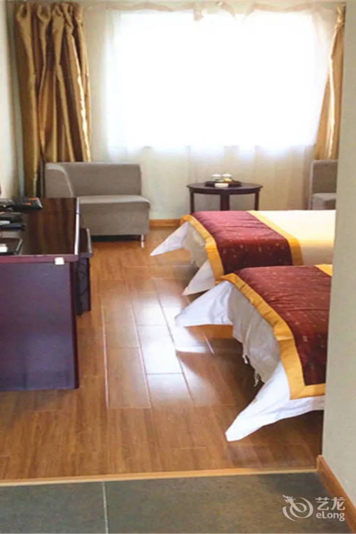 Xinyang Tianyi Express Hotel