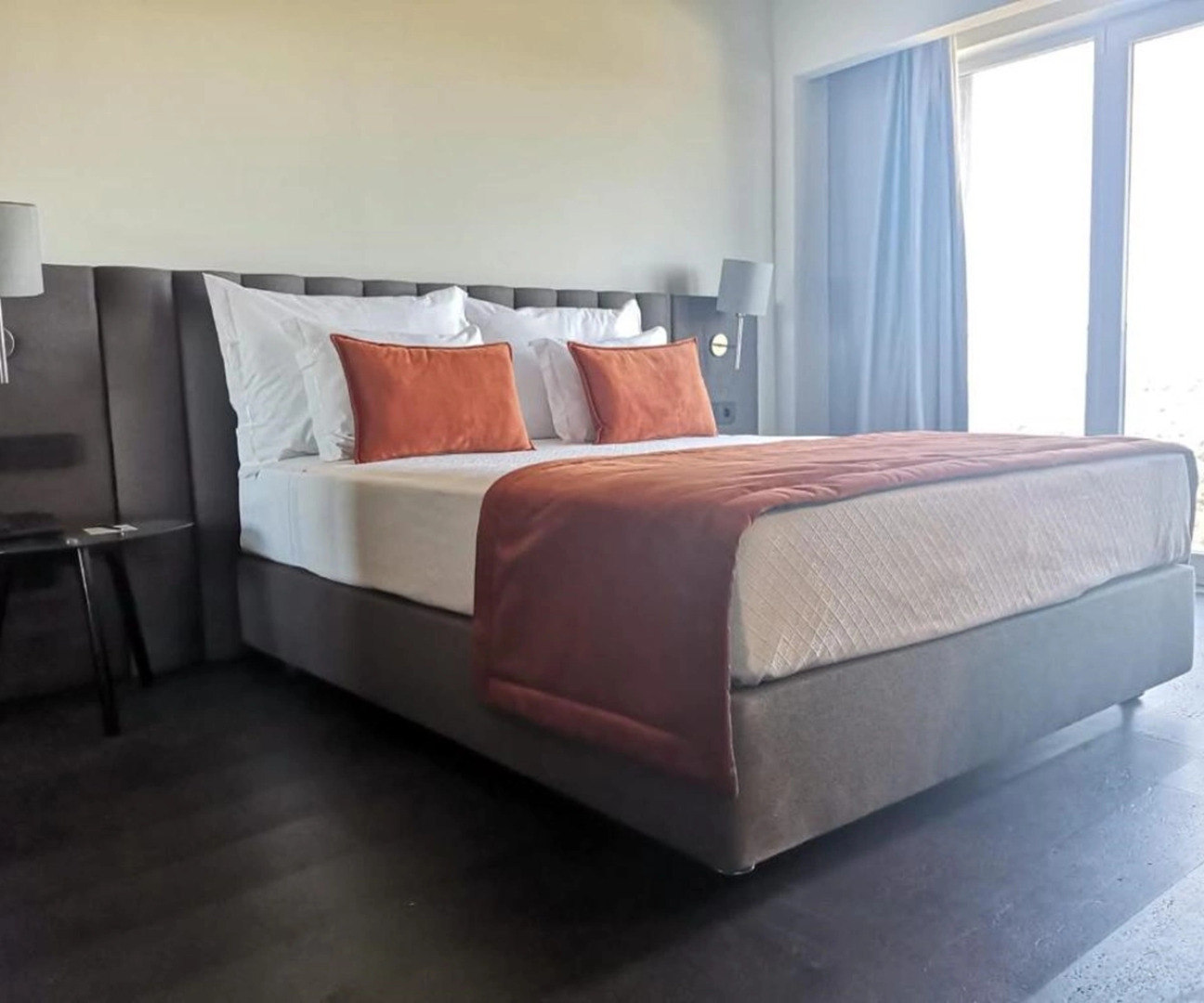 Отель Versatile