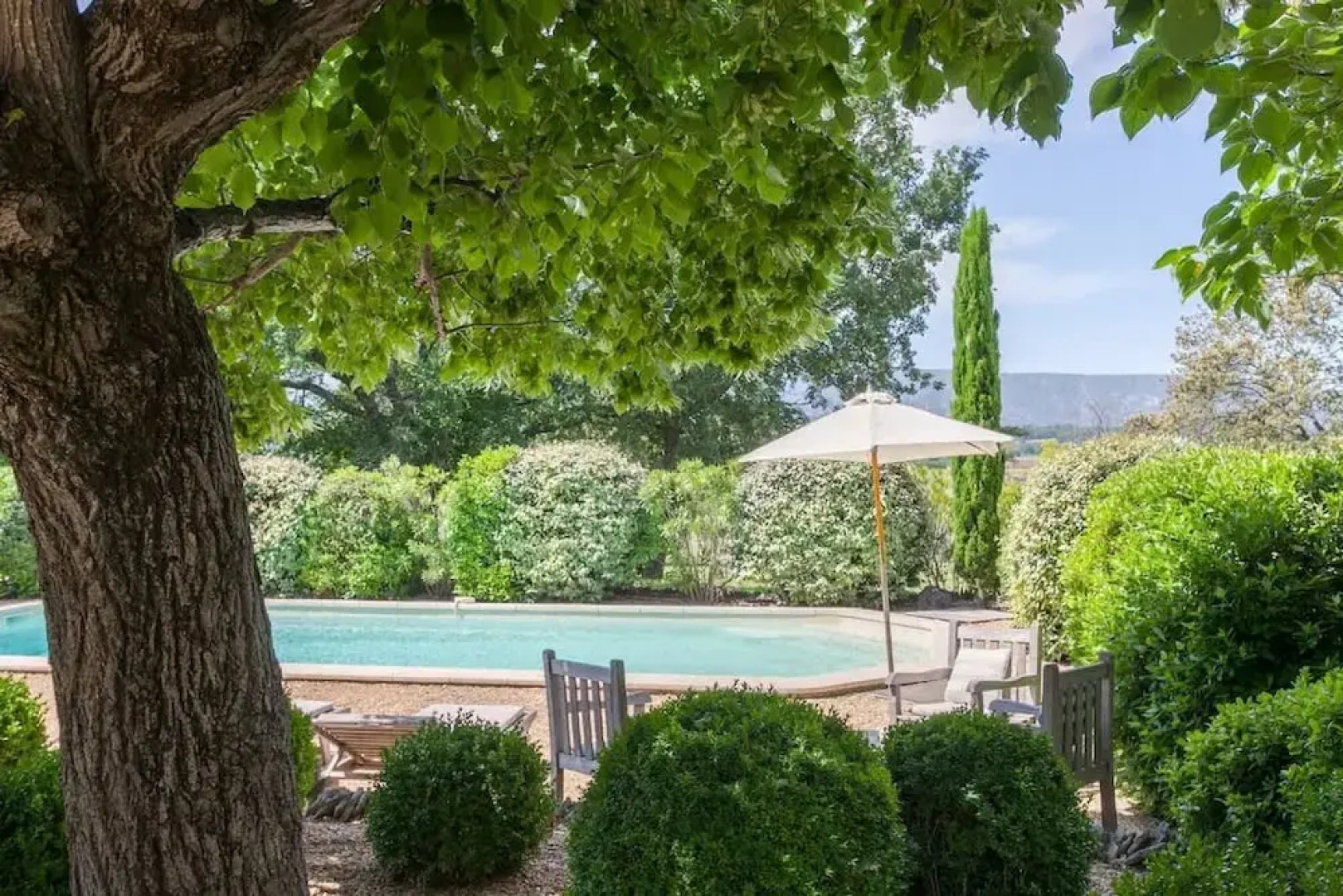 Villa Les Beaumettes - Haven of Peace in the Luberon