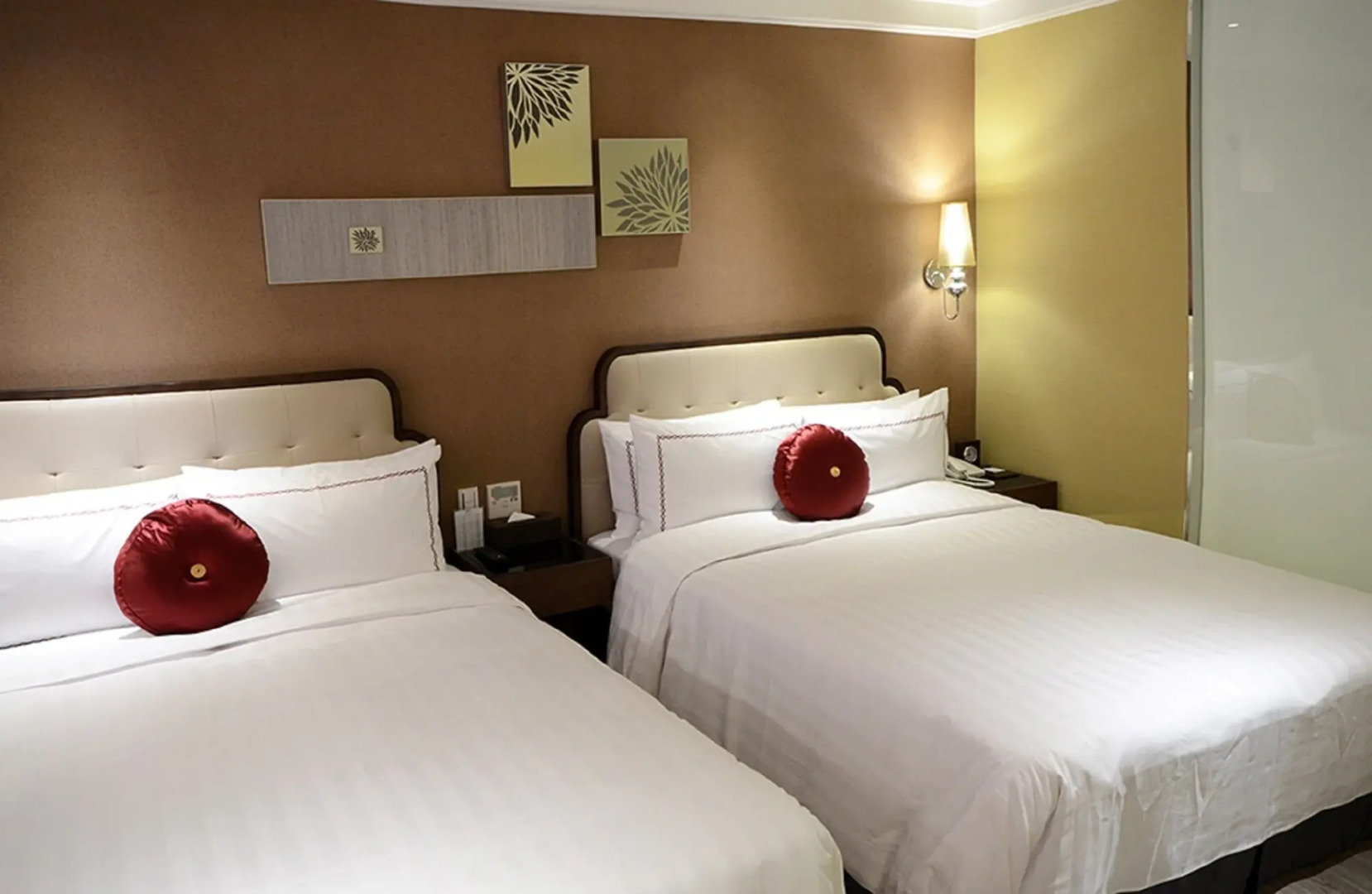 Shiny Ocean Hotel