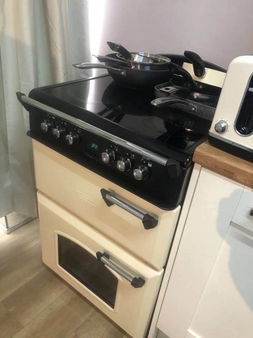 Superb Apartment With Sky Glass TV and Netflix