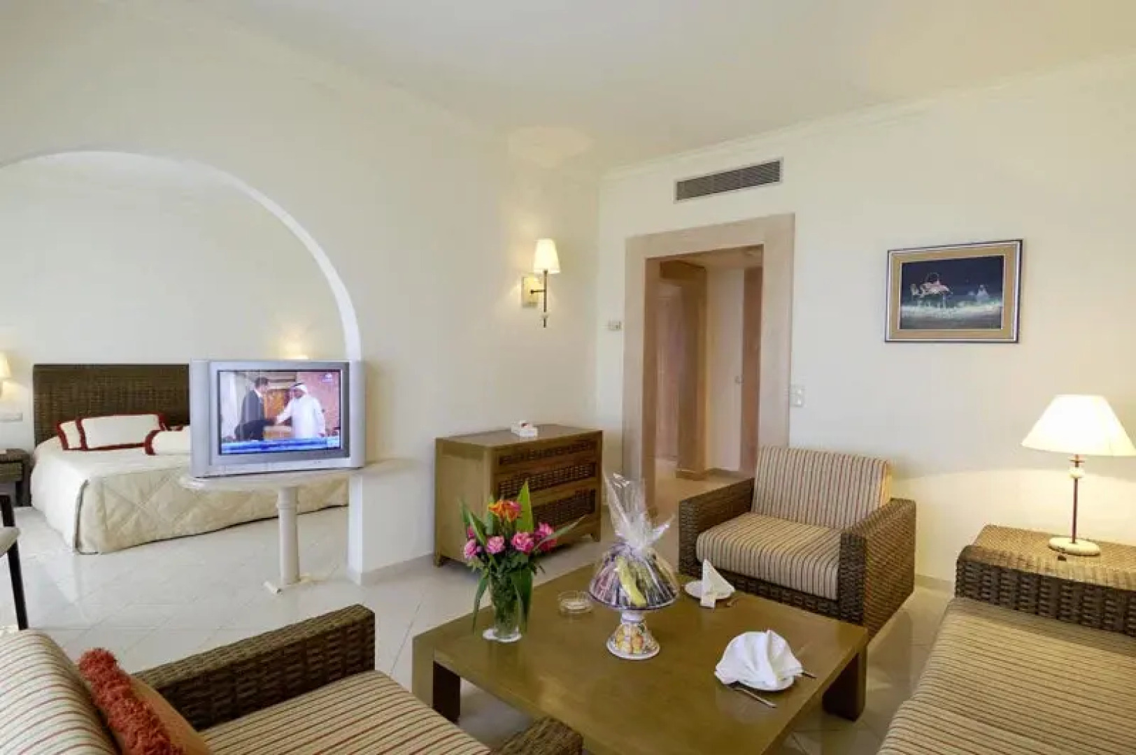 Golden Yasmin Mehari Tabarka