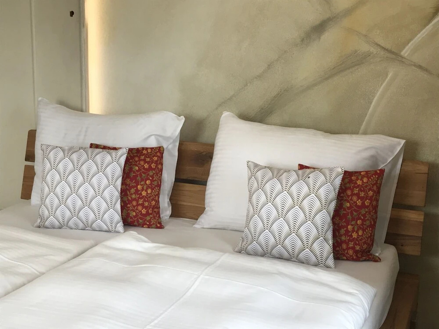 Holiday home with sauna and garden lounge