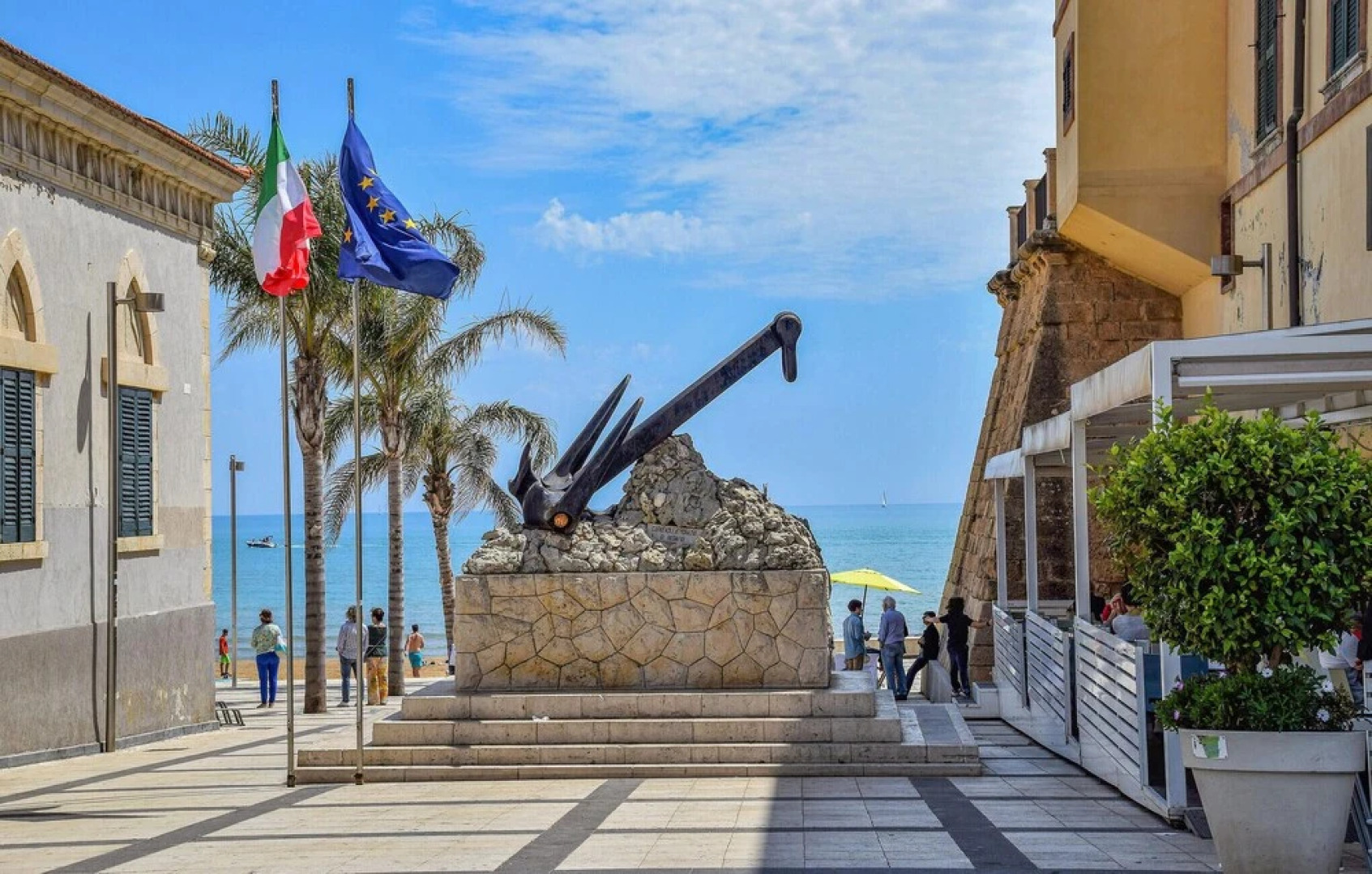 Stunning Home in Marina di Modica With 3 Bedrooms and Wifi