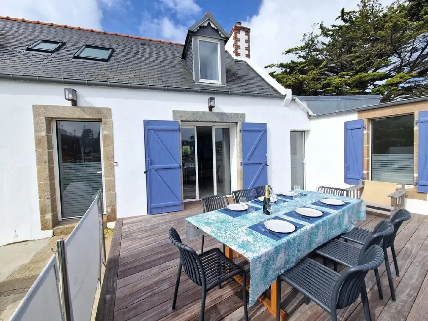 Charming Breton Holiday Home Right by the sea