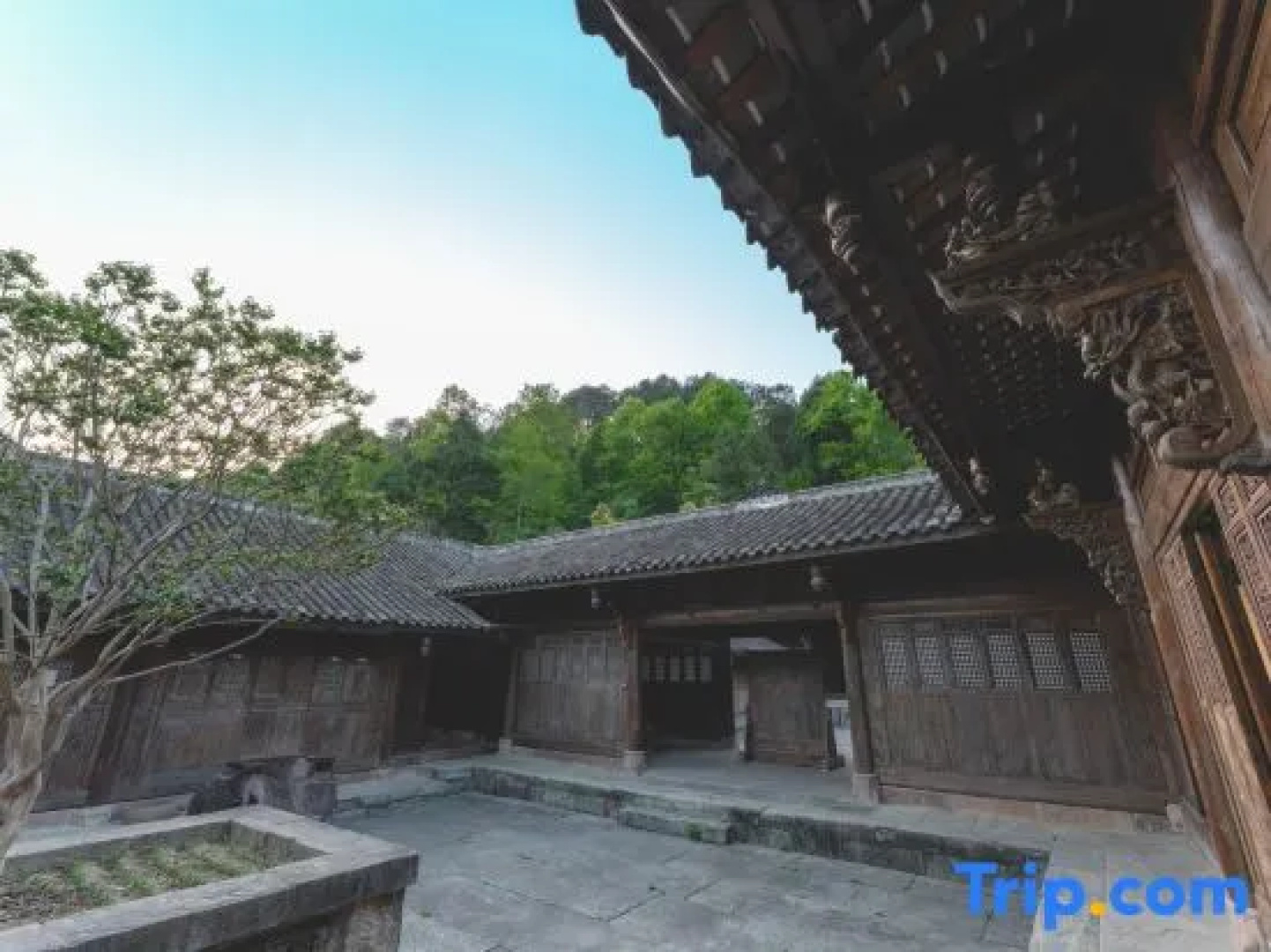 Qujia Courtyard Guesthouse