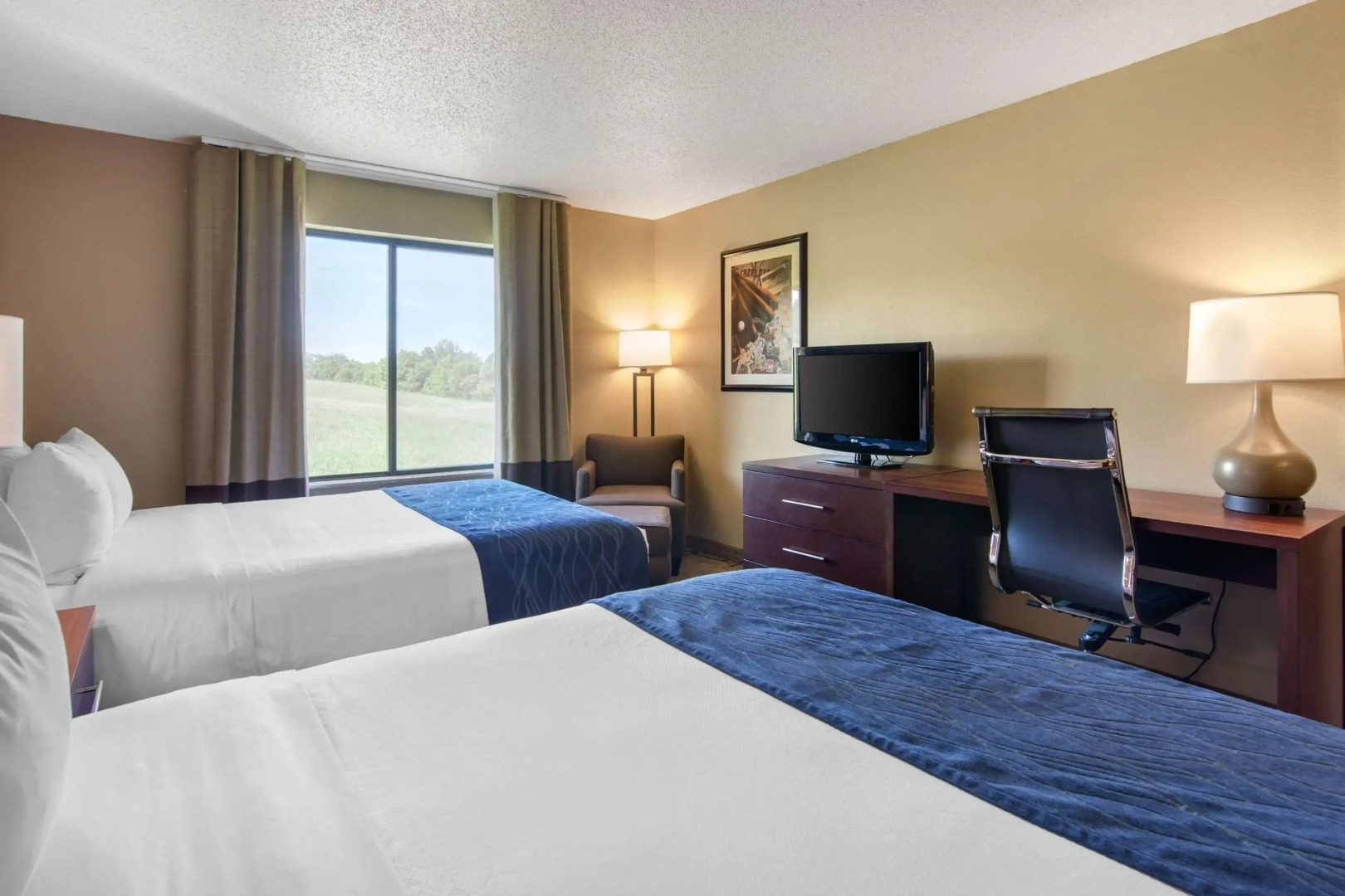 Comfort Inn & Suites Milford / Cooperstown