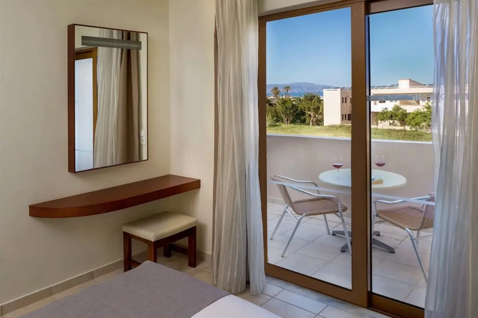 Oscar Suites & Village