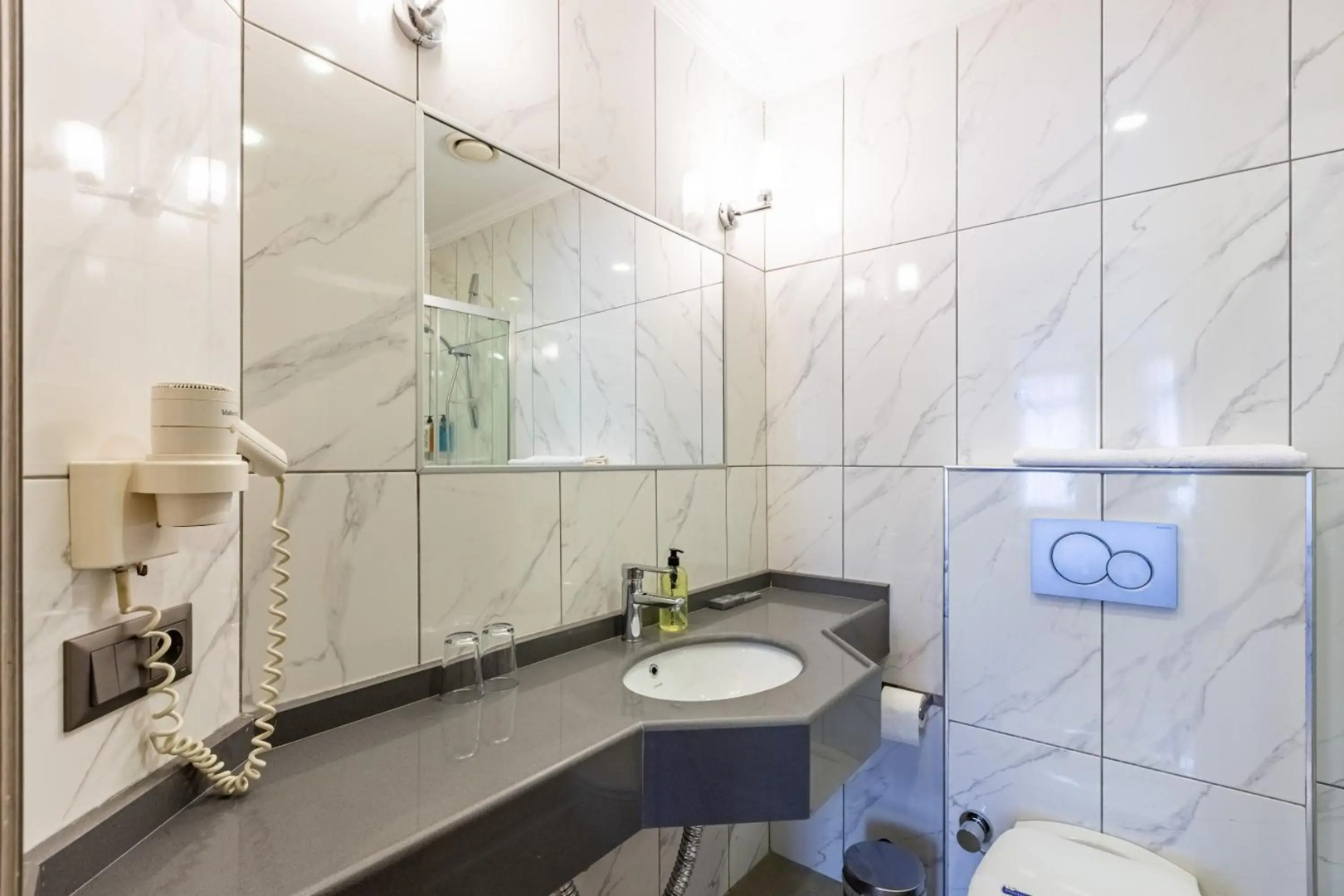 Seraglio Hotel & Suites