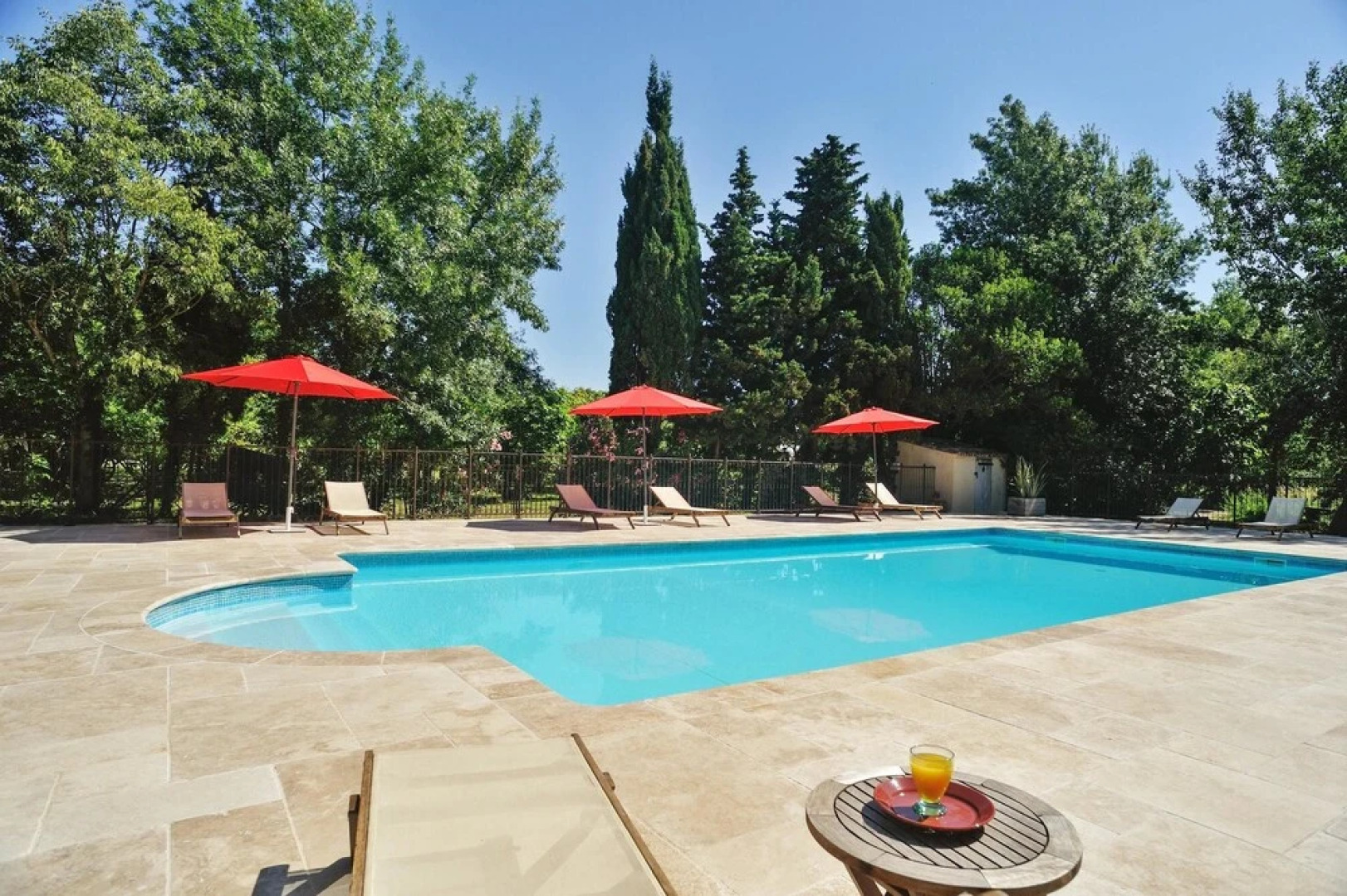 Mansion With 5 Bedrooms In Grans, With Pool Access, Furnished Garden And Wifi - 30 Km From The Beach