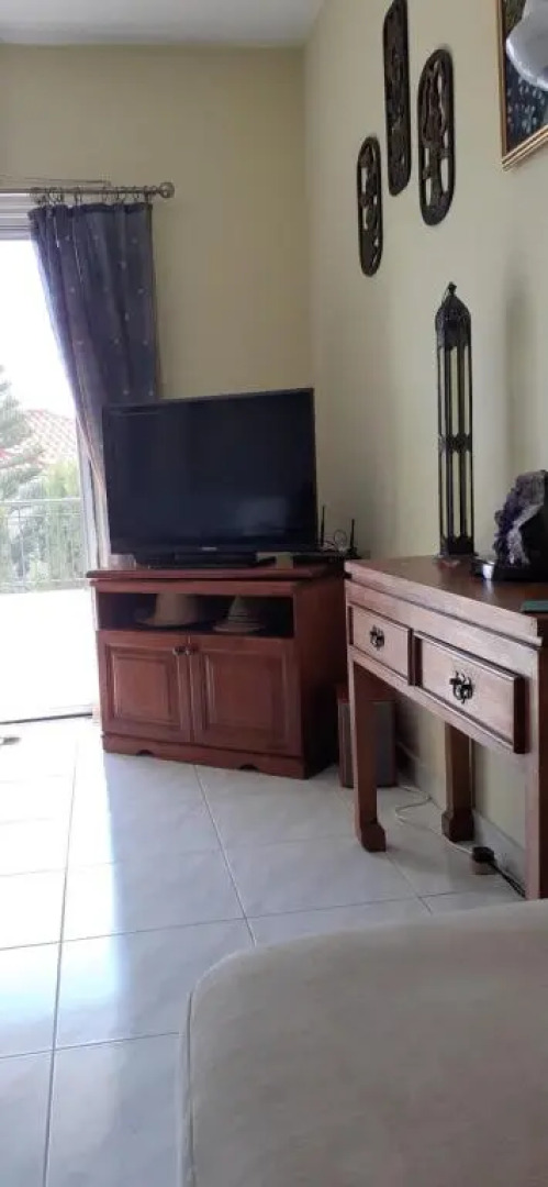 Pelagos Hill Apartment