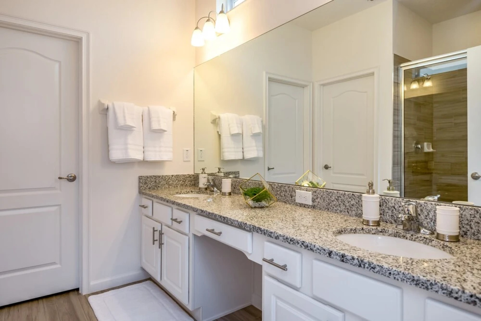 Solterra - 5212 Oakbourne Avenue