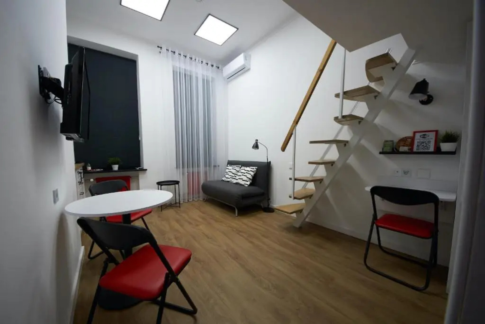 Затишні дворівневі смарт апартаменти