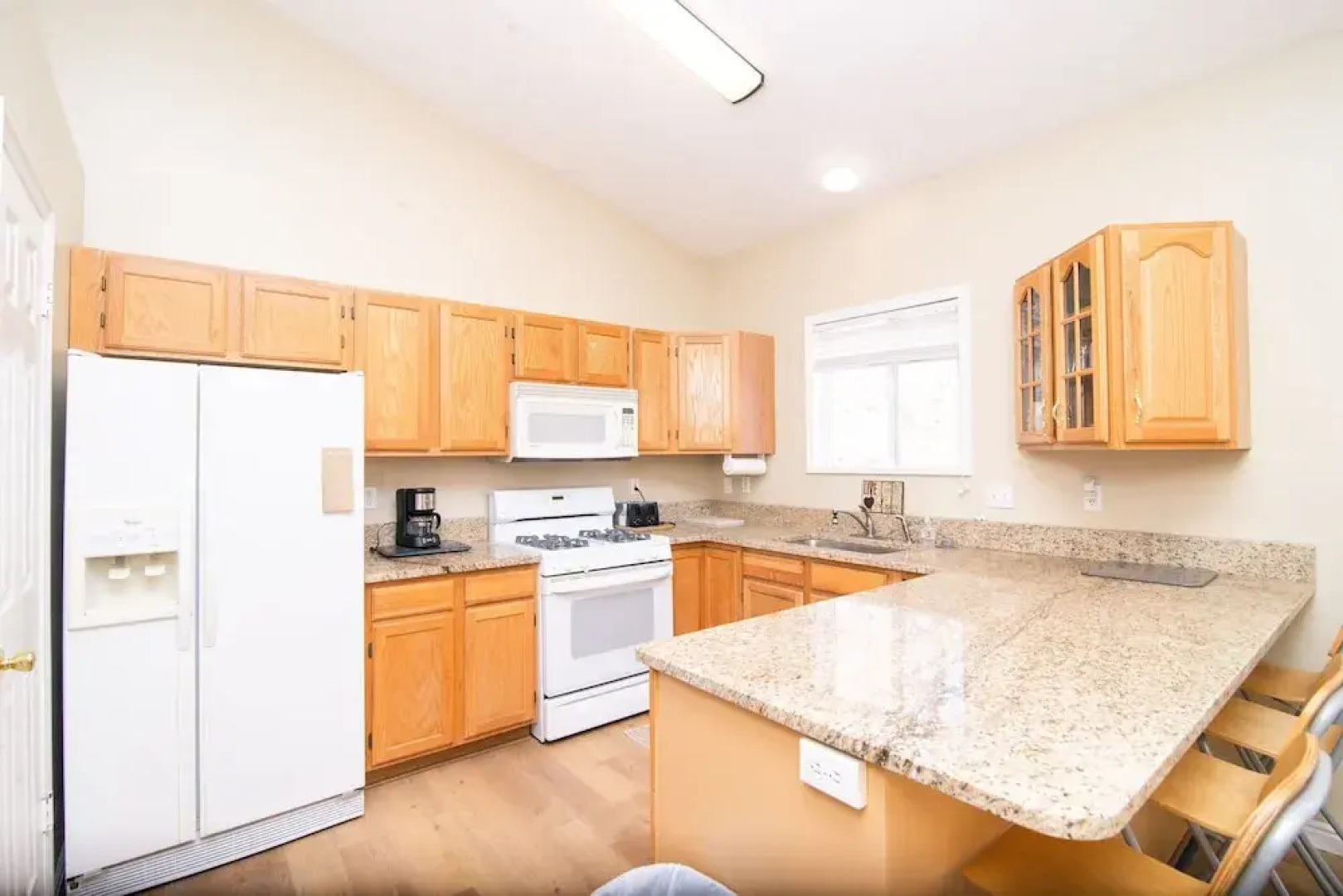 Heart Of Ogden, 25 Minutes To Snowbasin Ski Resort 3 Bedroom Duplex by Redawning