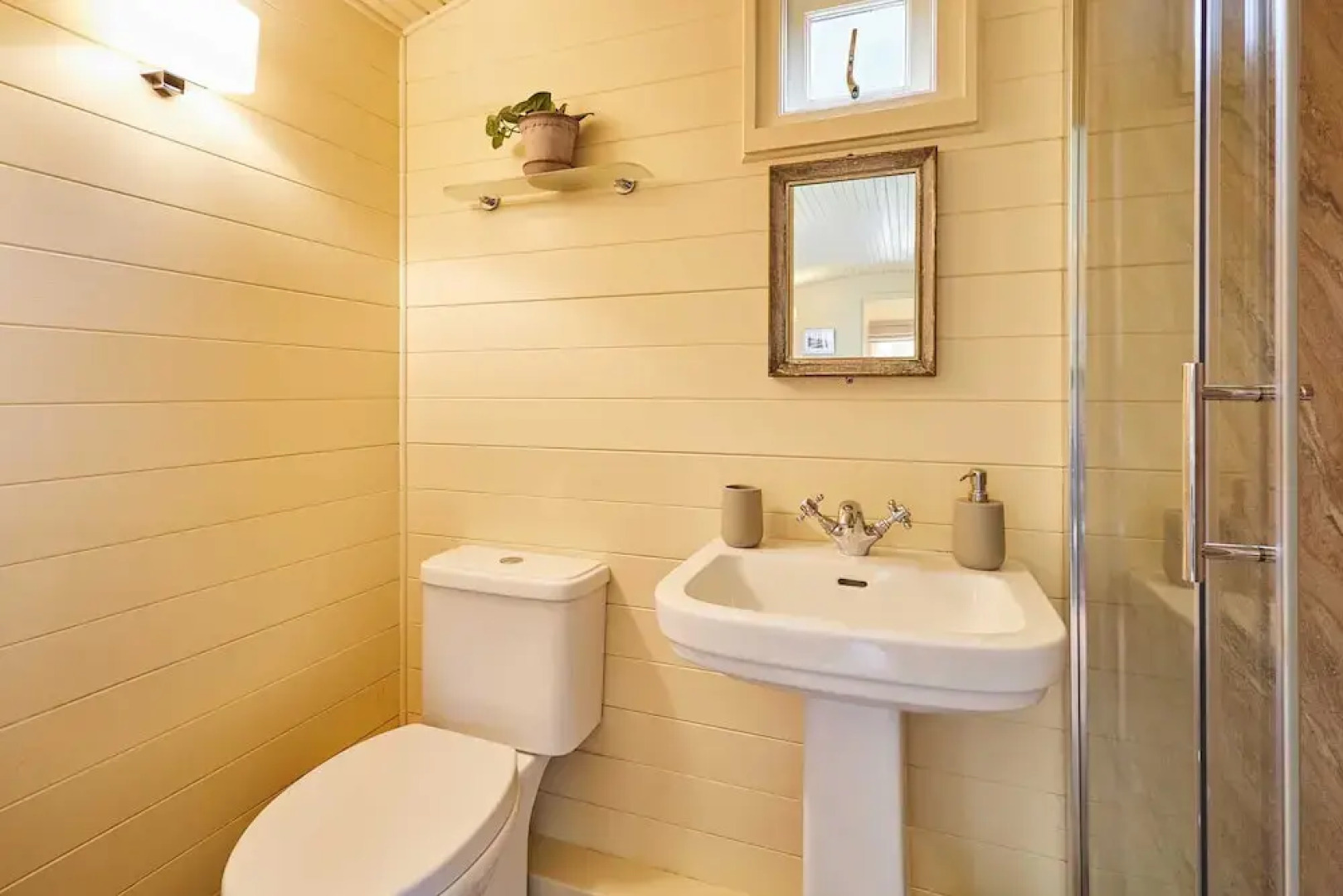 Host Stay Guards Van