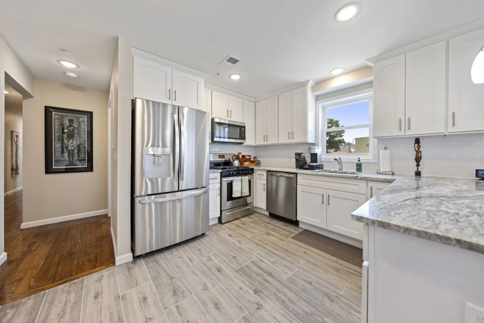 Simon Stays I African Oasis