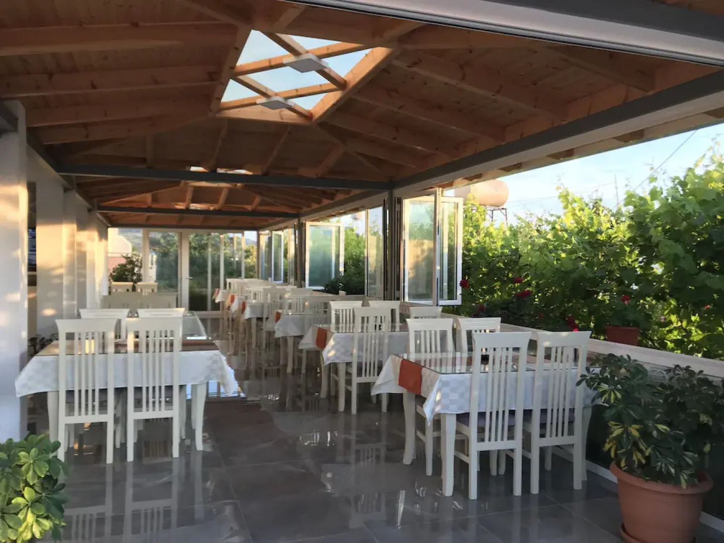 Aleksander Apartments