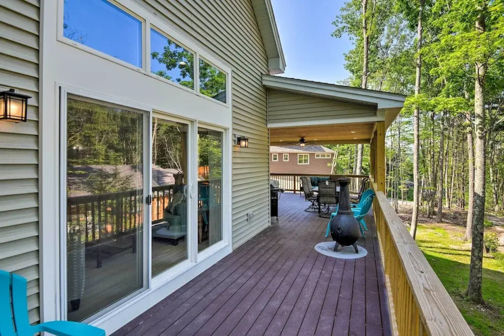 Covered Deck, Grill & Game Room: Gilford House!