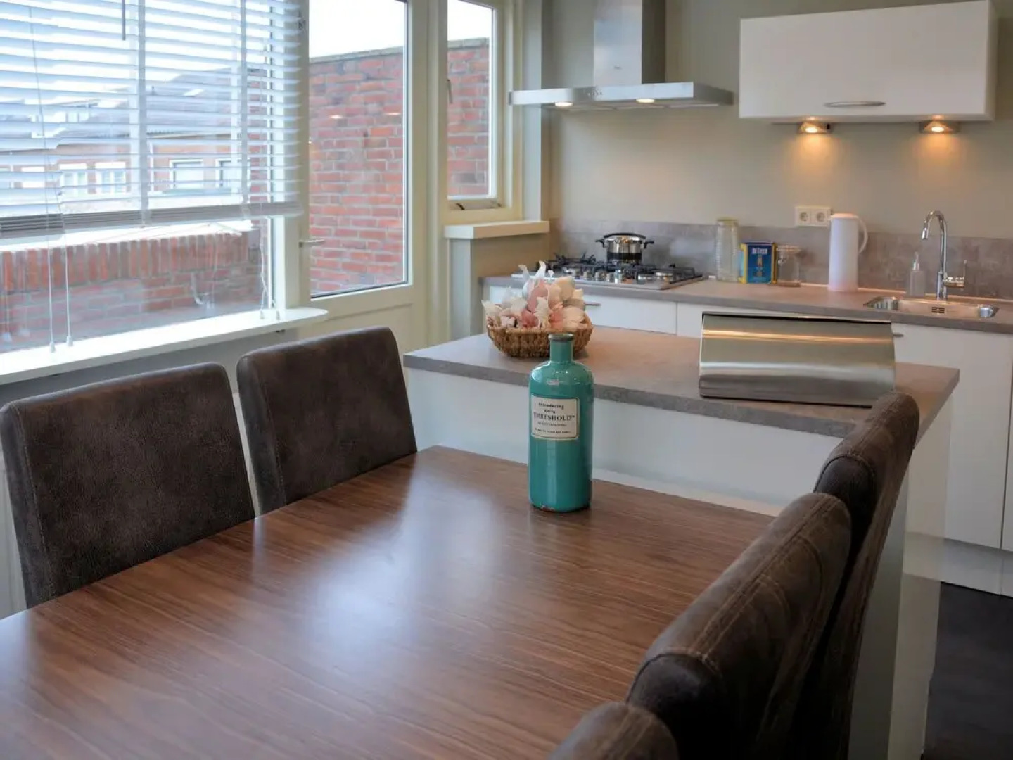 Spacious and Comfortable Holiday Home in Modernised Drive-in House