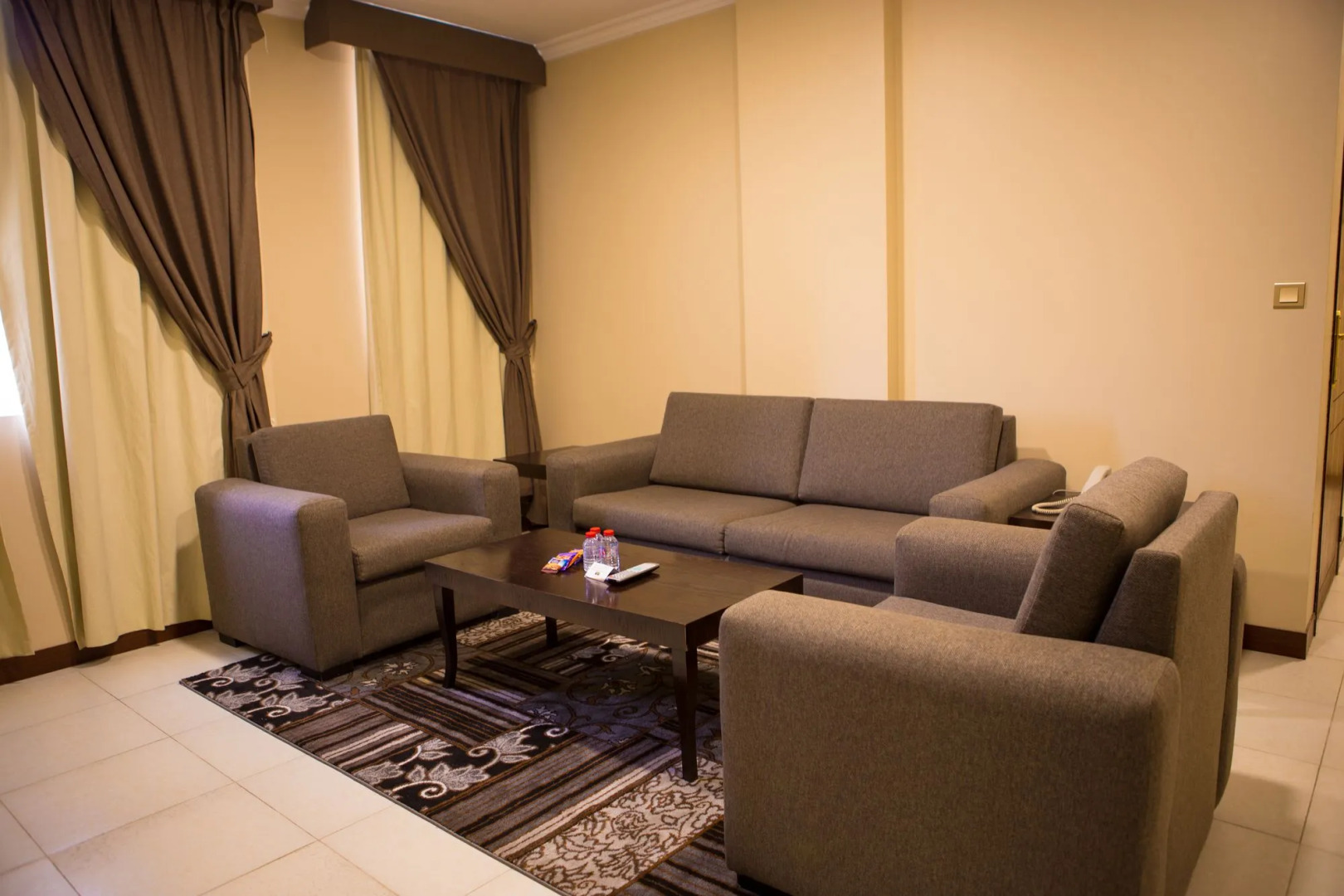 Travellerinn hotel apartment ( Family Only )