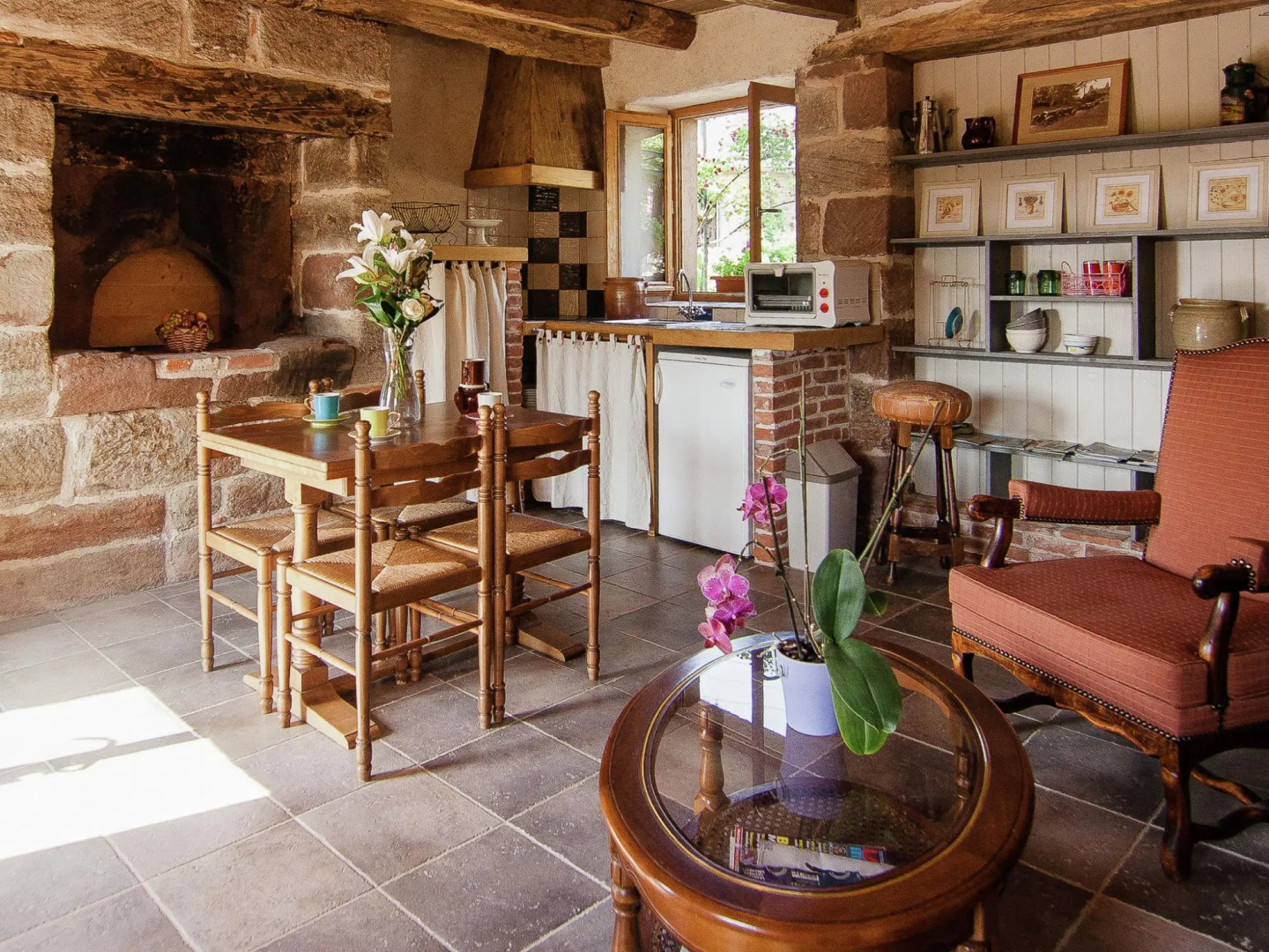 Comfy cottage in Saint Bonnet la Riviére with pool