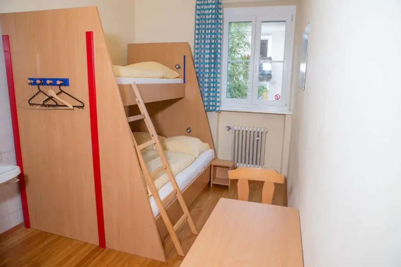 Yoho International Youth Hostel