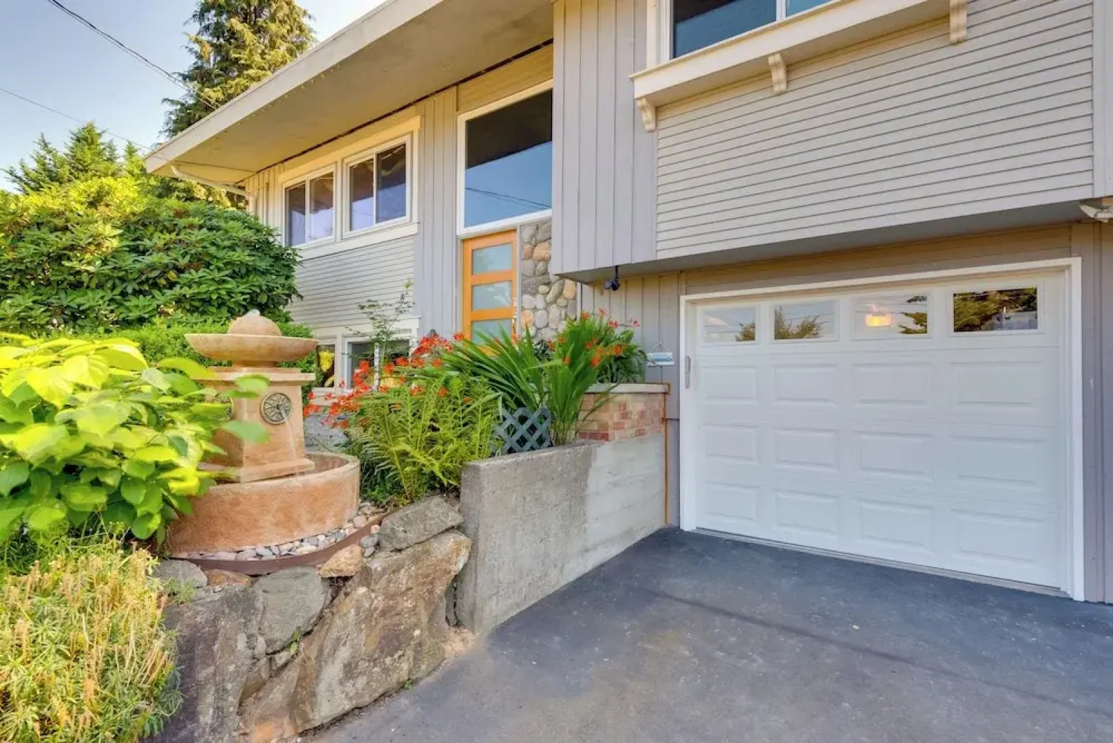 2 Mi to St Edward State Park: Ground-level Studio