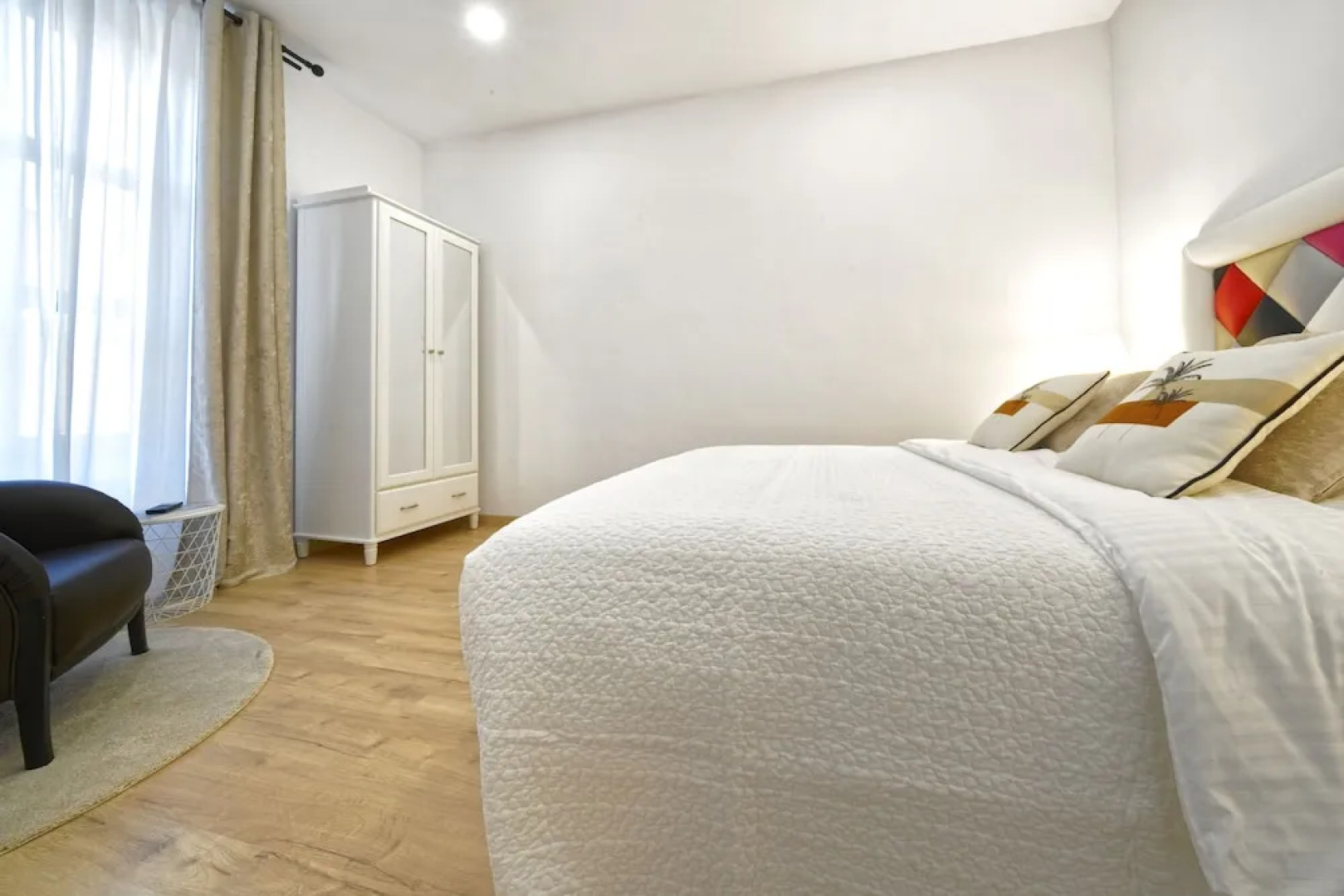 CASA VERDE Comfortable Air-Conditioned