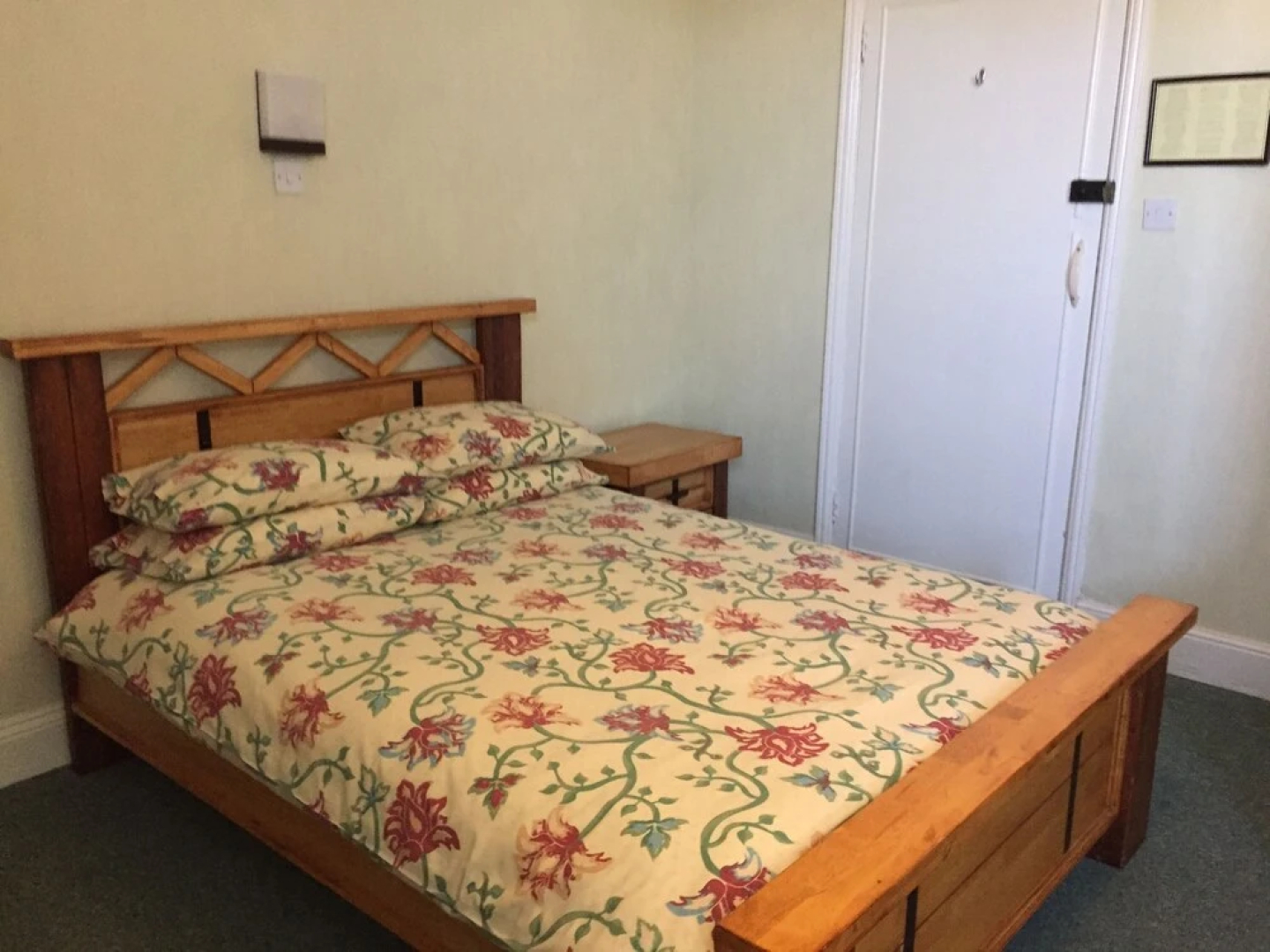 Sandown Hotel